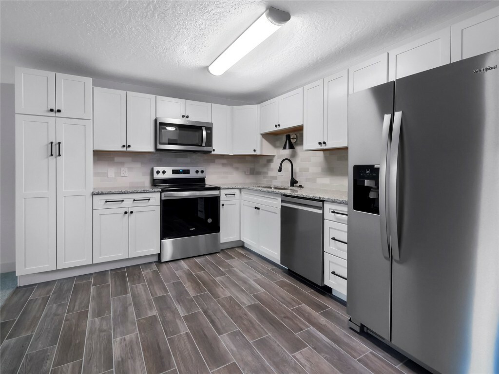 Property Photo: 371 W 4th Street 103 CO 80498