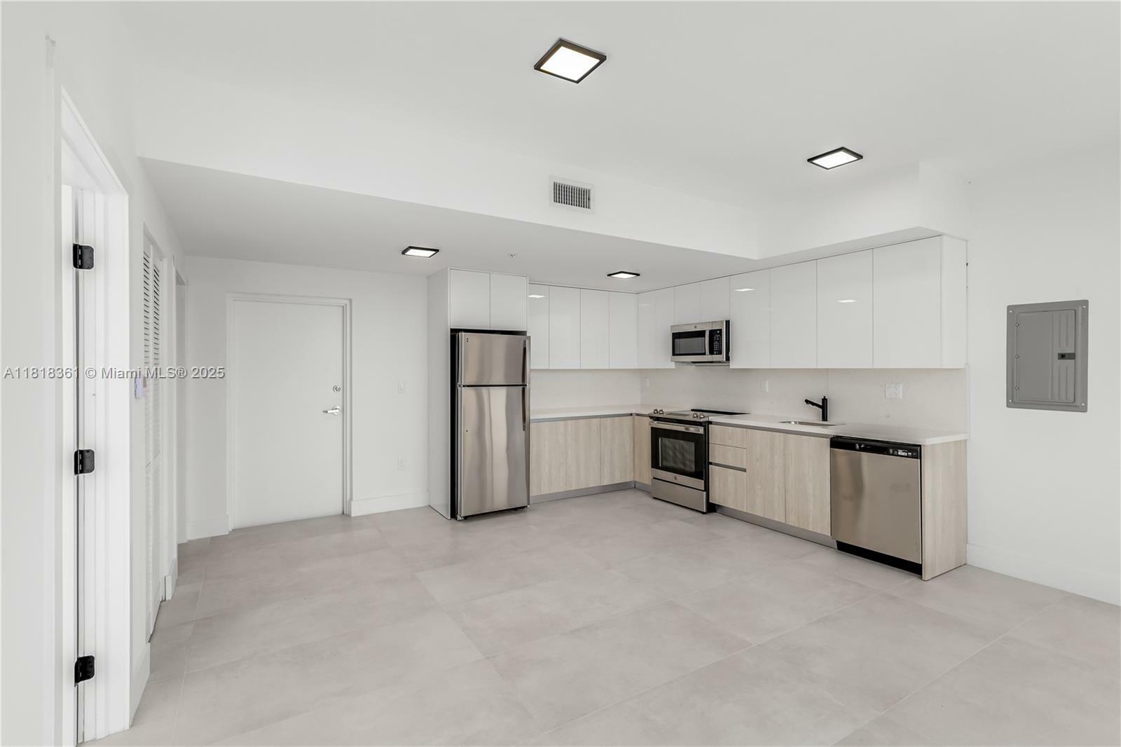 Property Photo: 1547 NW 2nd St 101 FL 33125