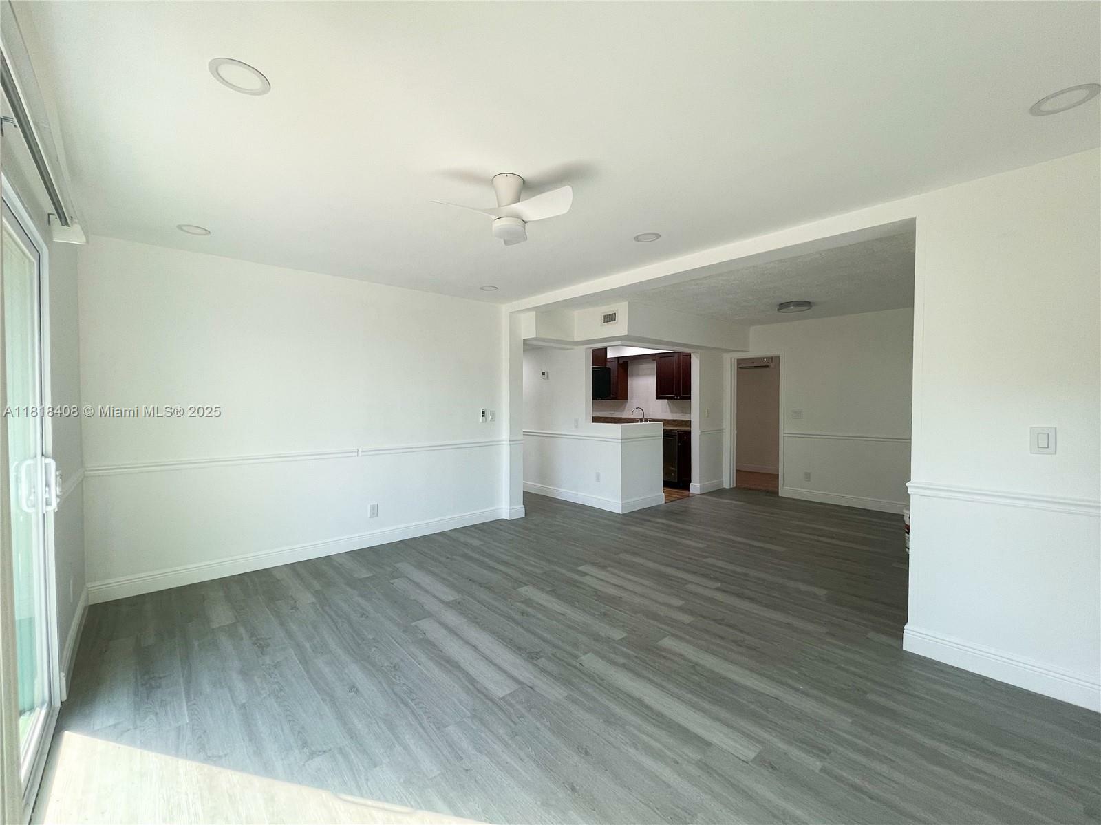 Property Photo: 7915 NW 73rd Ave 7915 FL 33321