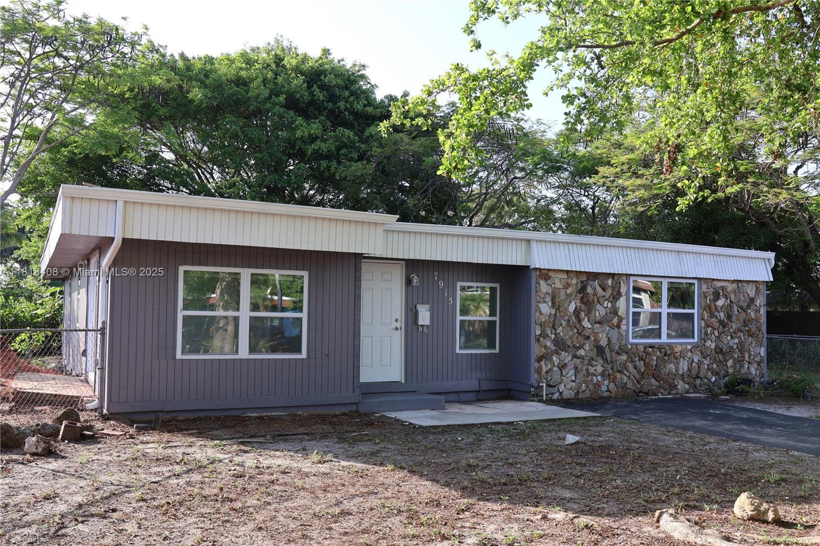 Property Photo:  7915 NW 73rd Ave 7915  FL 33321 