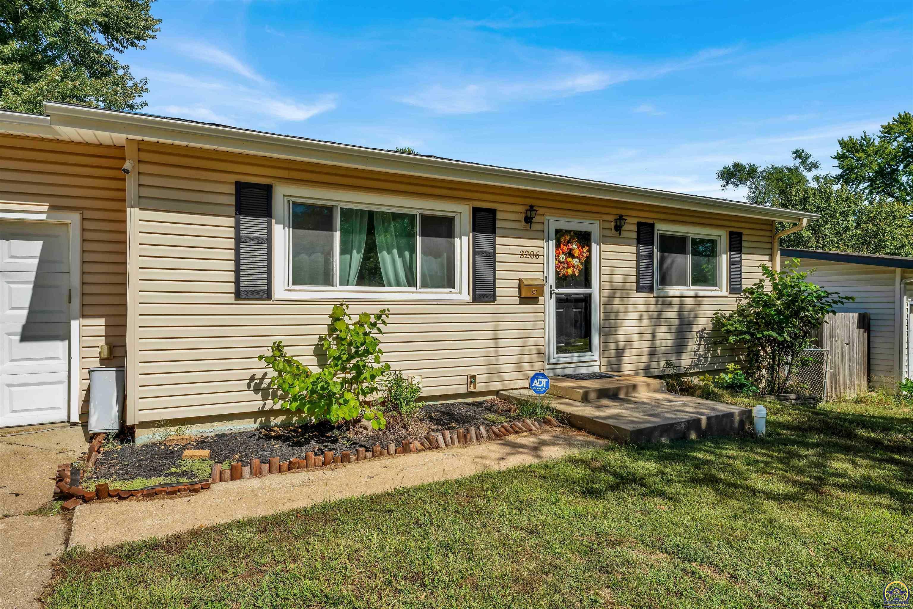 Property Photo: 3206 SW Twilight Dr KS 66614