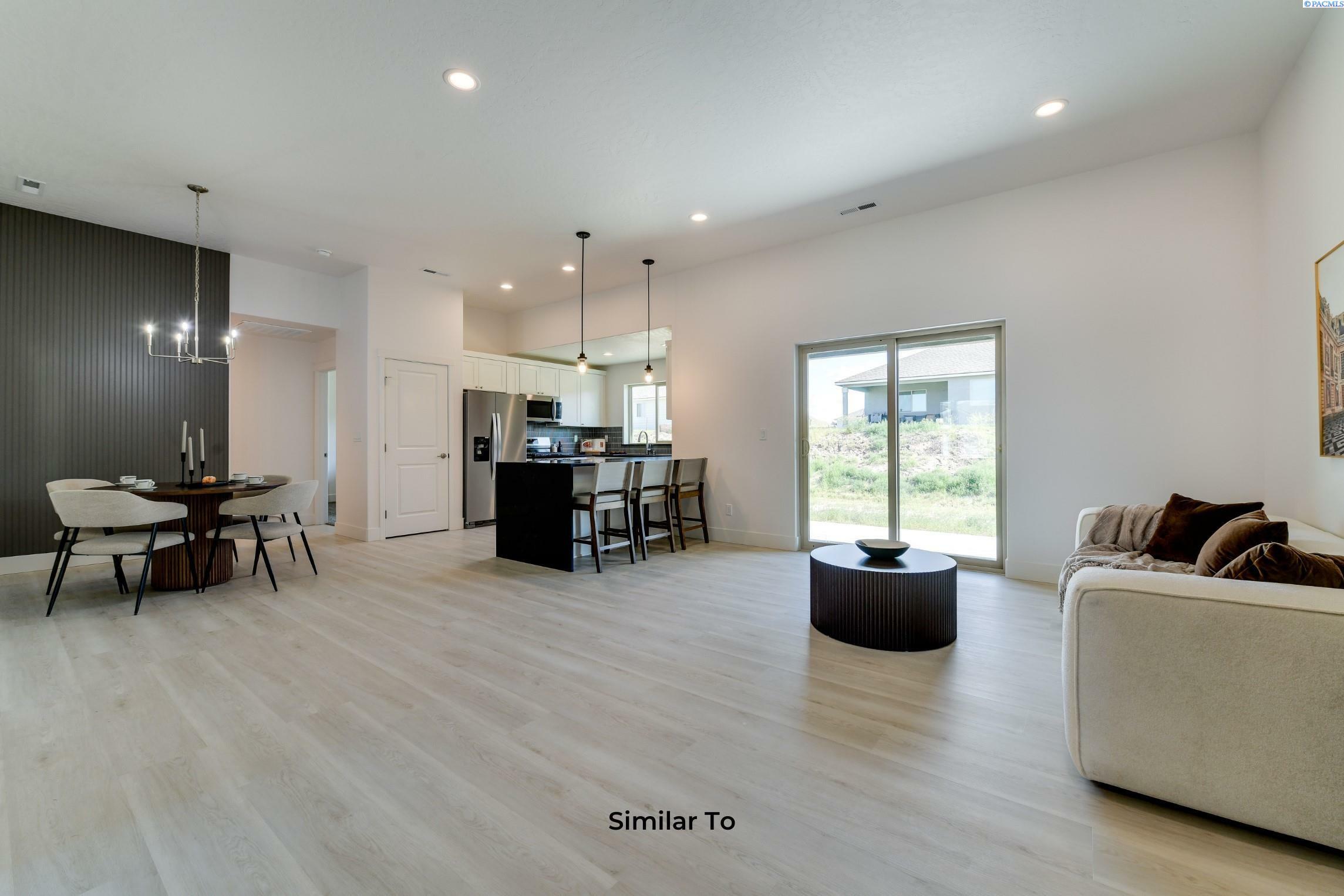 Property Photo: 1608 Diamond Ave WA 98930