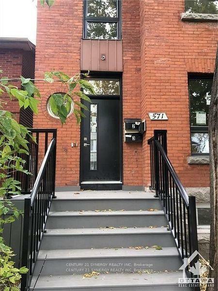 Photo de la propriété: 571 McLeod Street 2 ON K1R 5R2