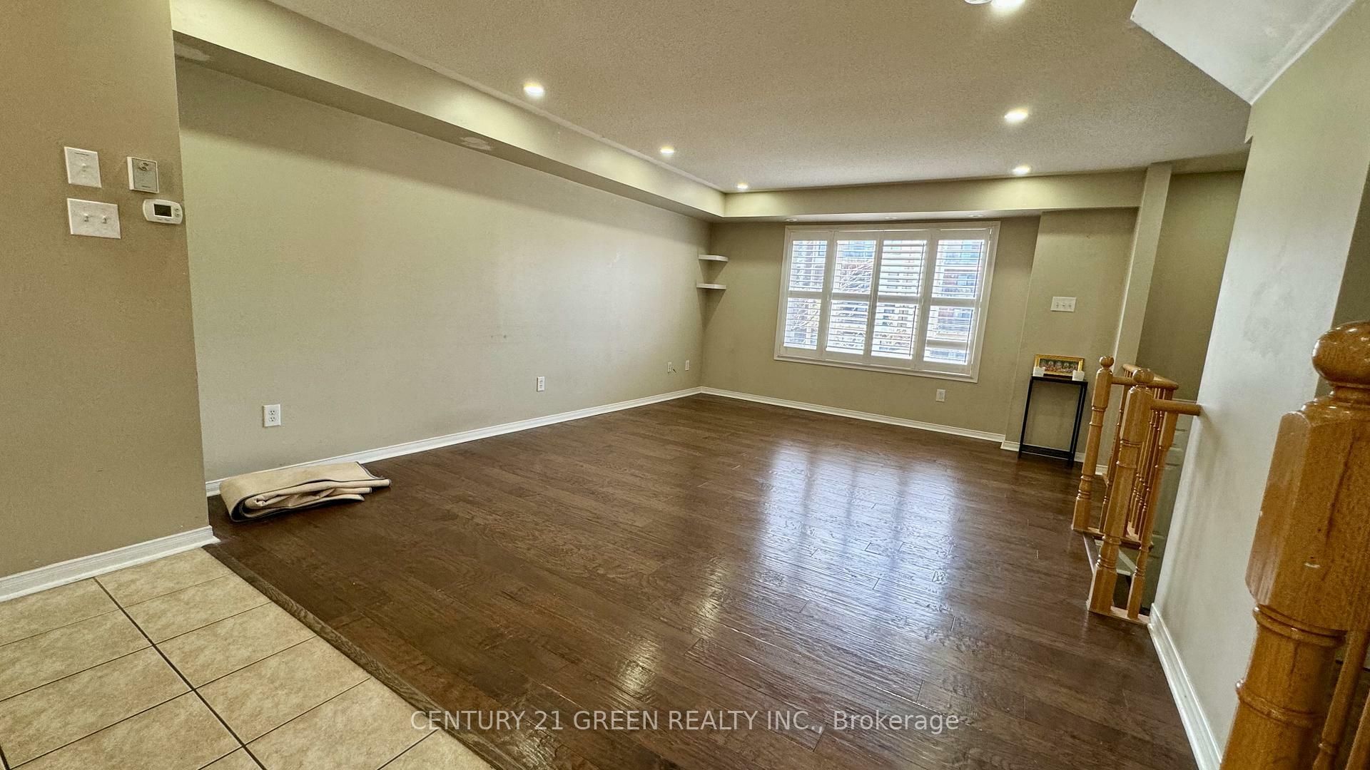 Property Photo: 3056 Eglinton Avenue W 61 ON L5M 8E4