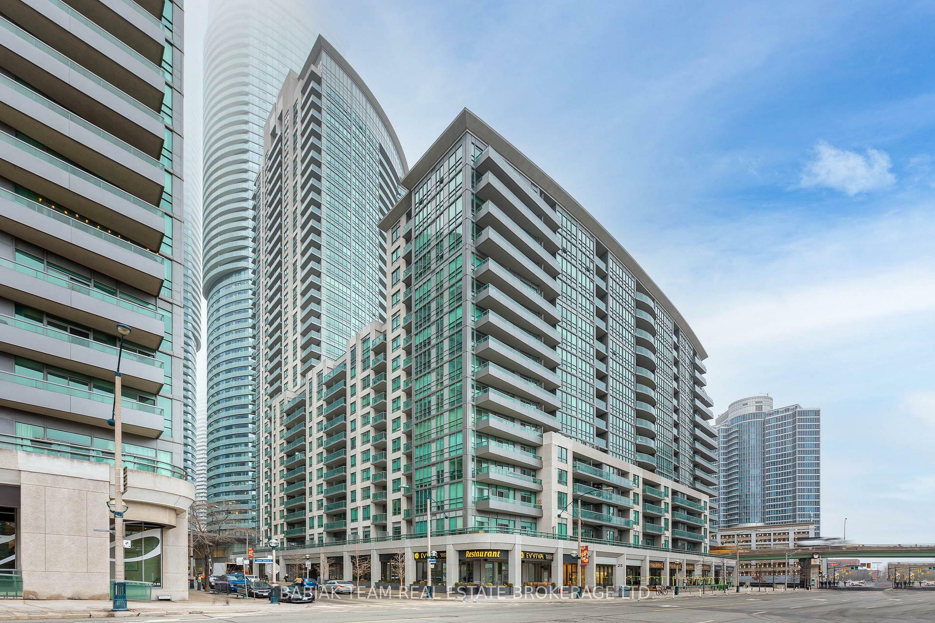 Property Photo: 25 Lower Simcoe Street N 1015 ON M5J 3A1