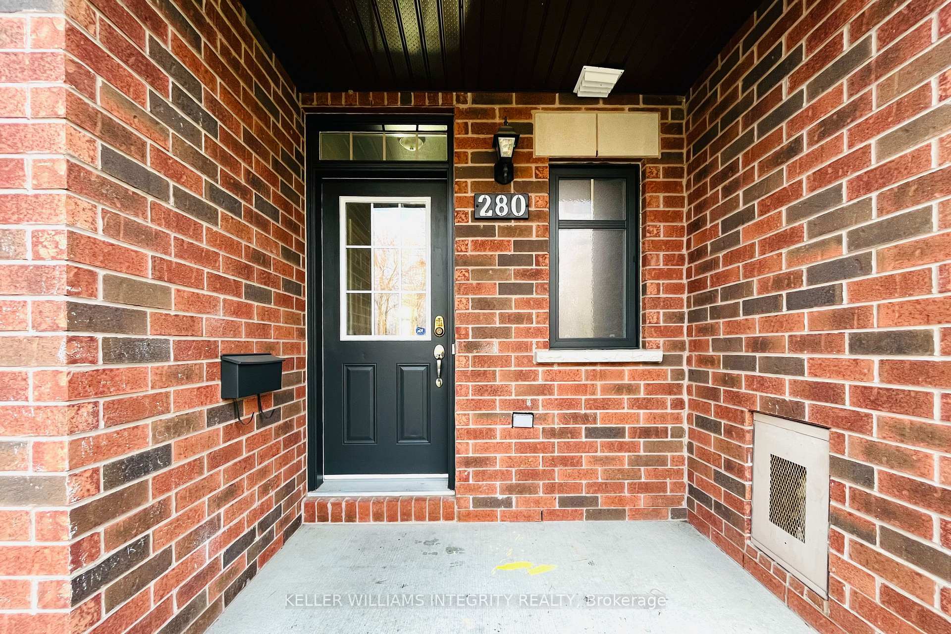 Property Photo: 280 Celtic Ridge Crescent ON K2W 0B8