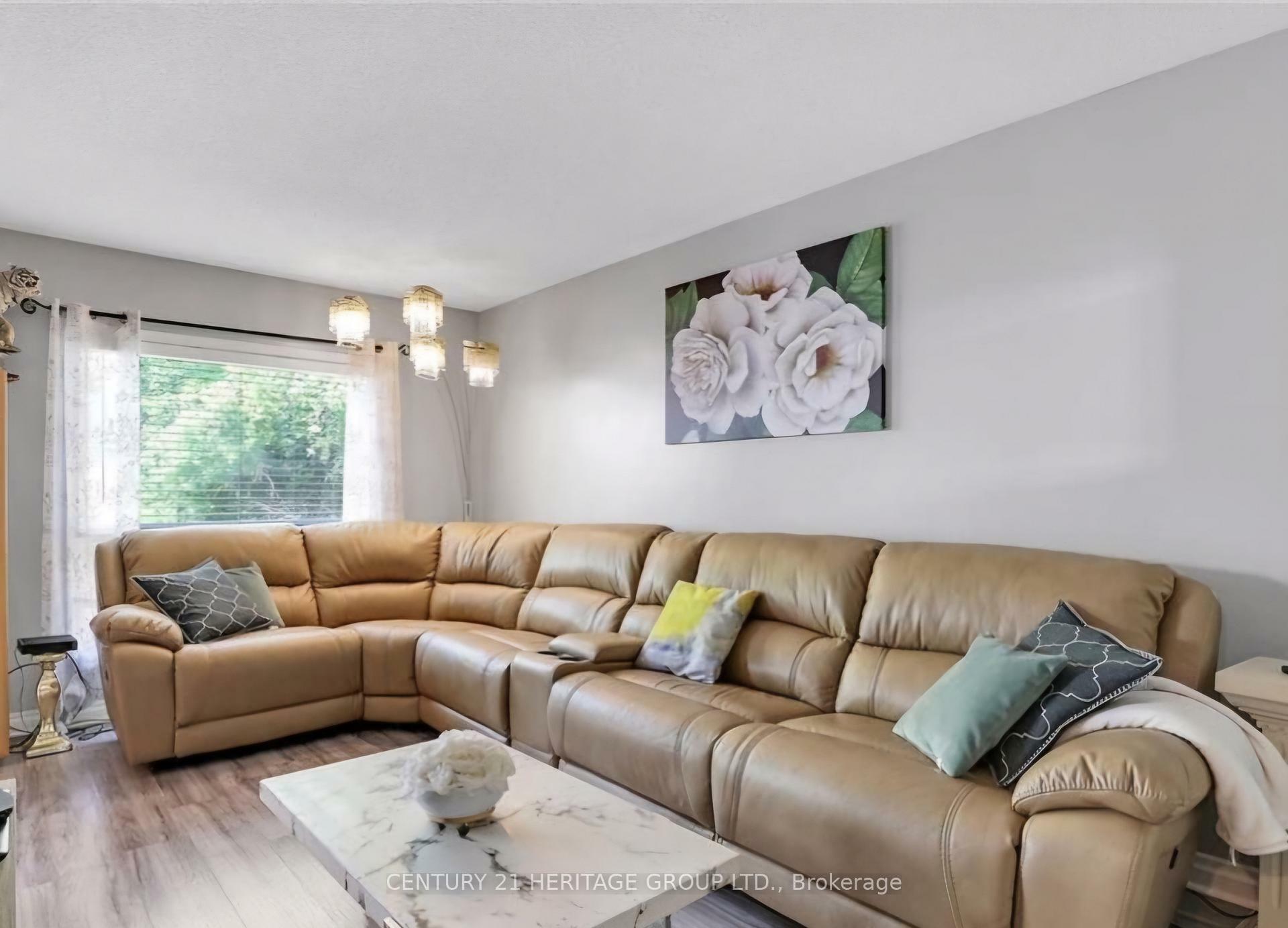 Property Photo:  285 Hungerford Street  ON N5W 6E2 
