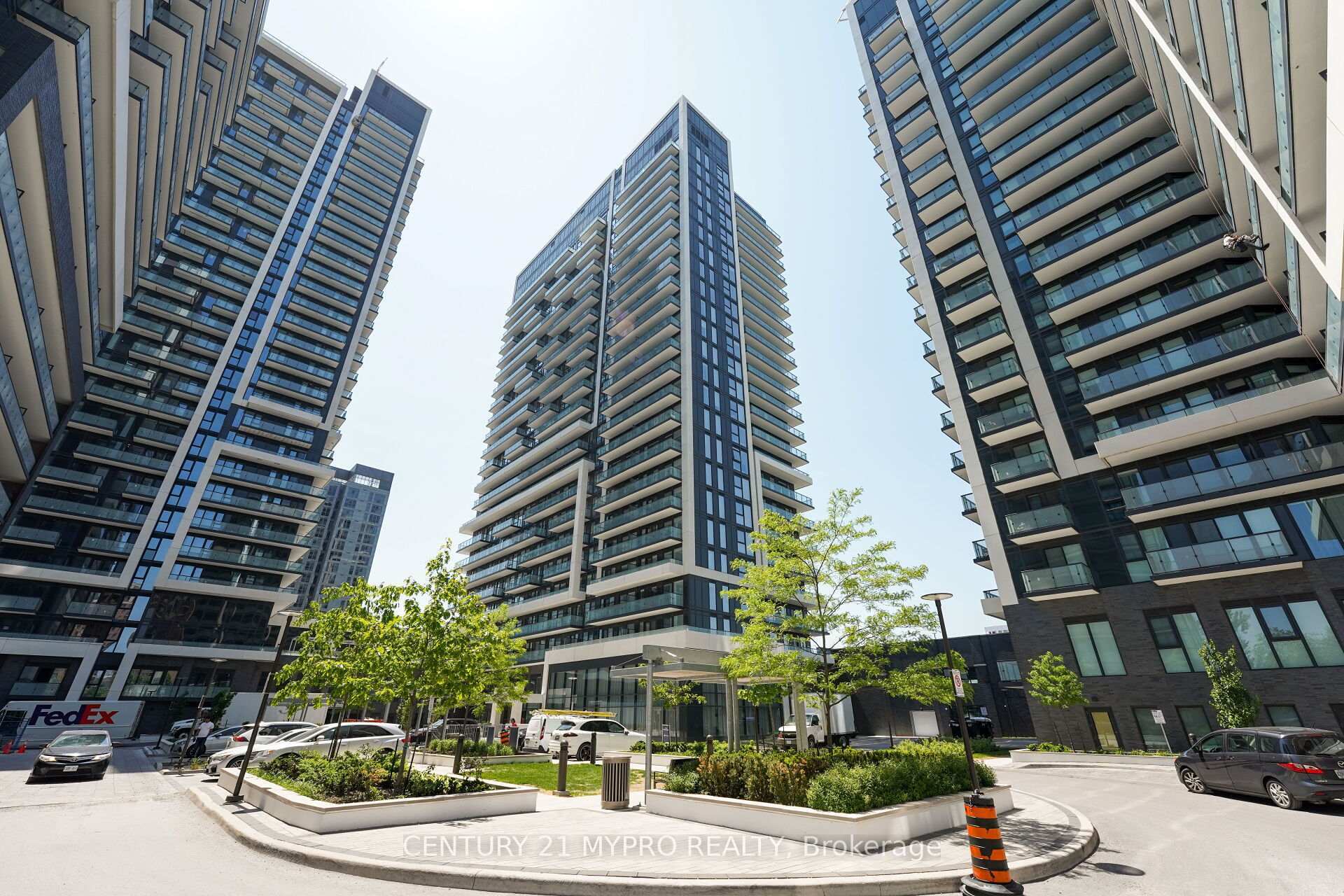 Photo de la propriété: 95 Oneida Crescent 402 ON L4B 0H5