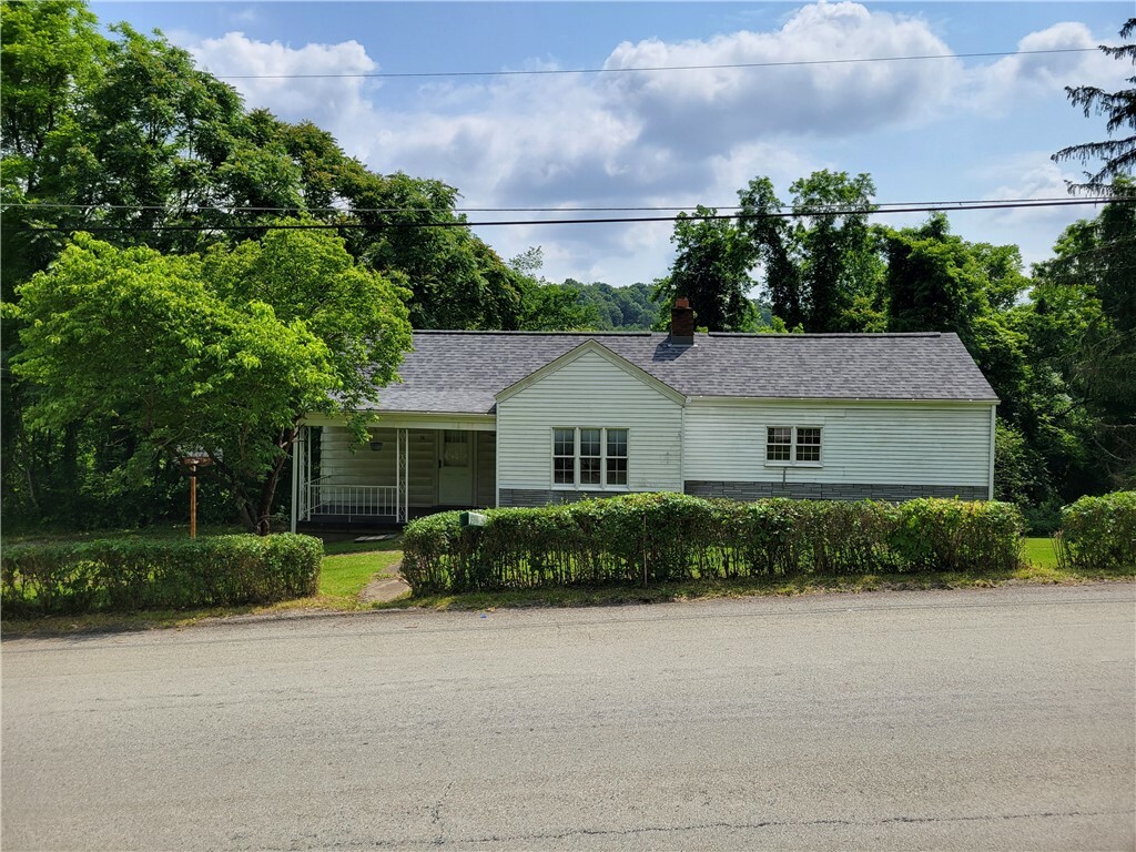 Property Photo: 36 Daisytown Rd PA 15427