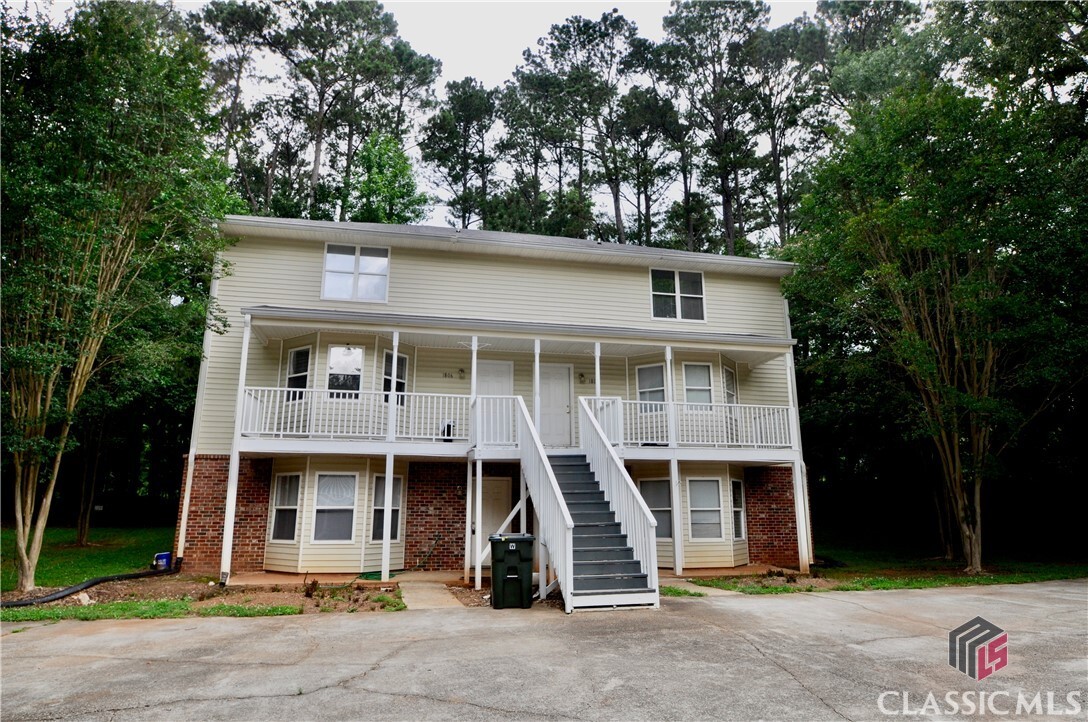 Property Photo: 1824 Cedar Shoals Drive GA 30605