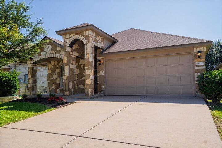 Property Photo:  11612 Yeadon Way  TX 78717