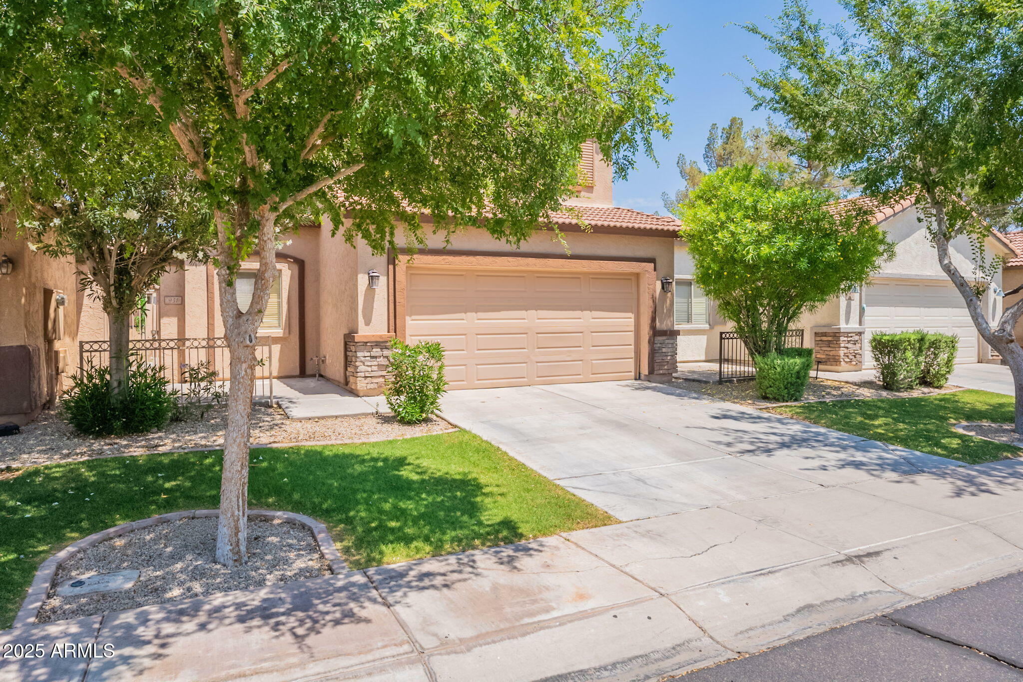 Property Photo: 931 S Racine Lane AZ 85296