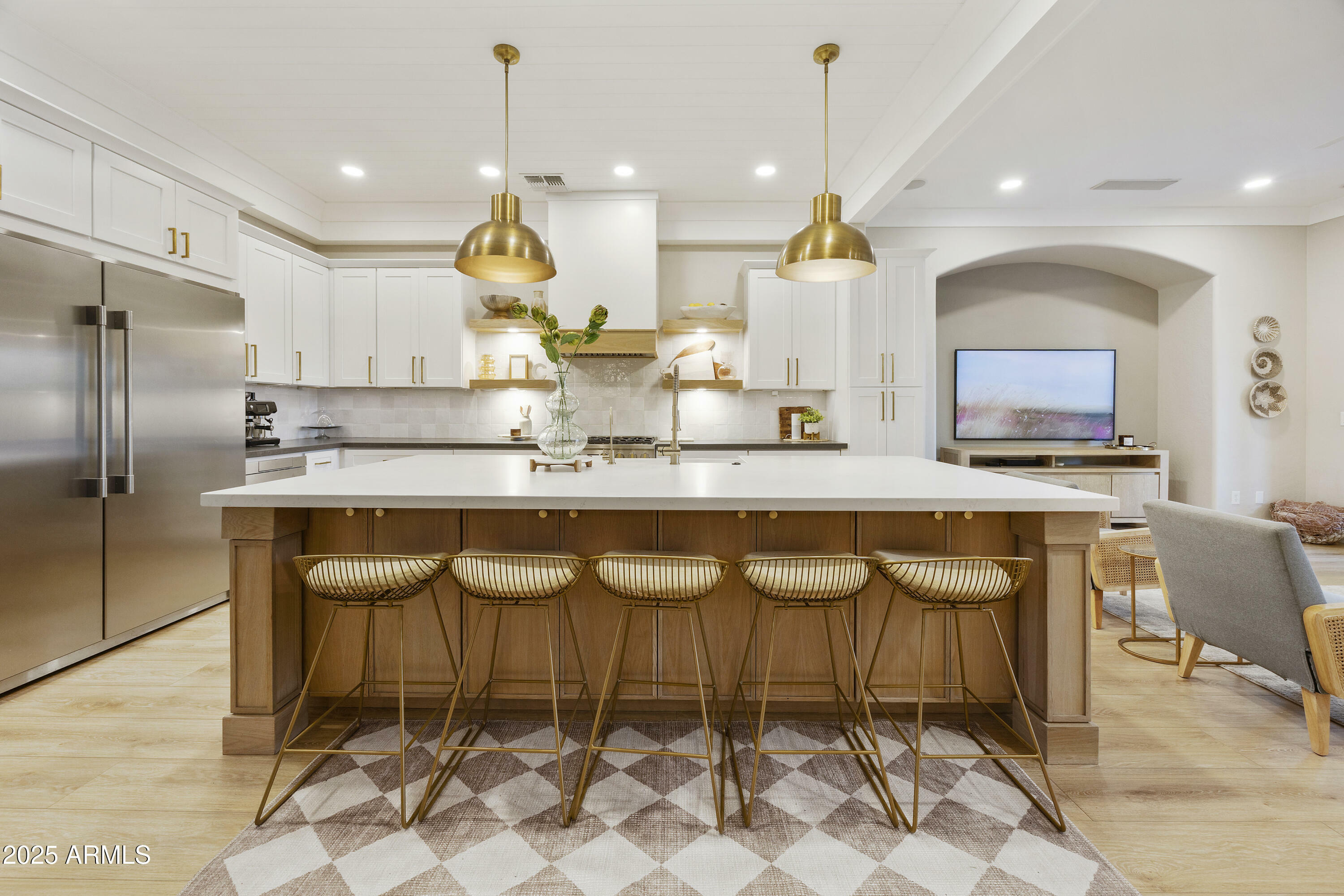 Property Photo: 2501 S Roanoke Street AZ 85295