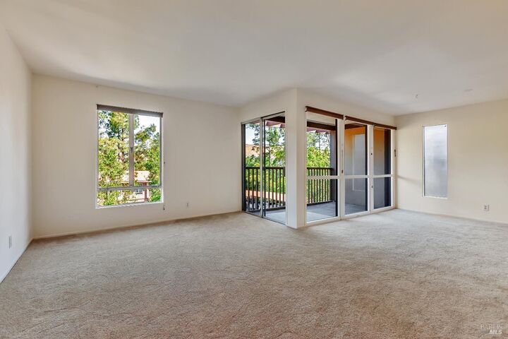 Property Photo:  94 Forest Lane  CA 94903 