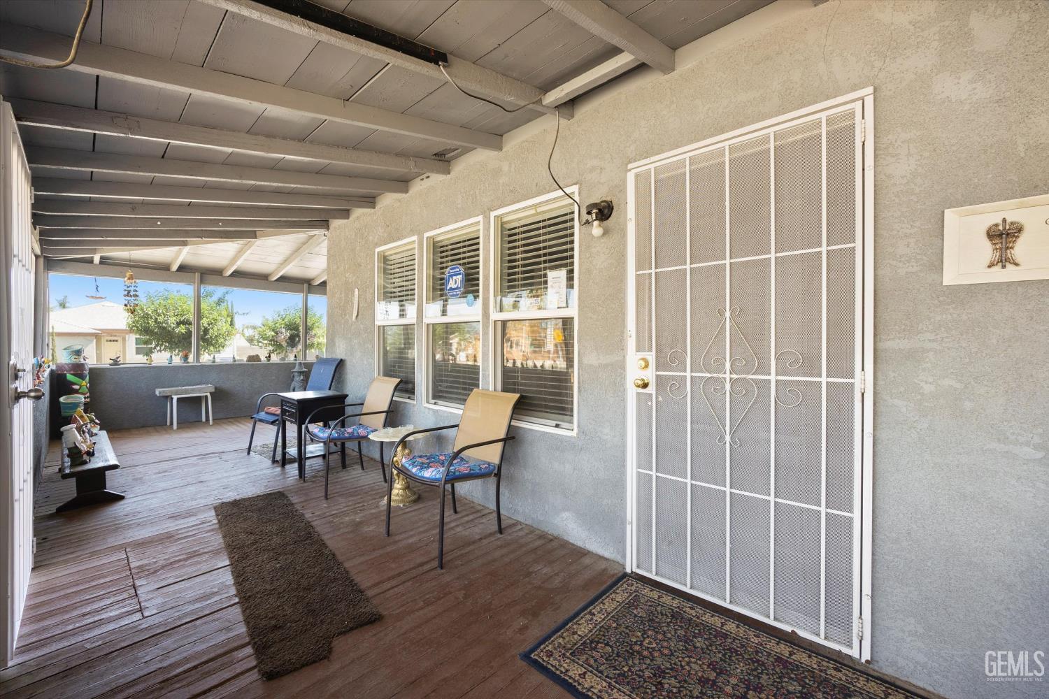 Property Photo: 220 Tyler Street CA 93268