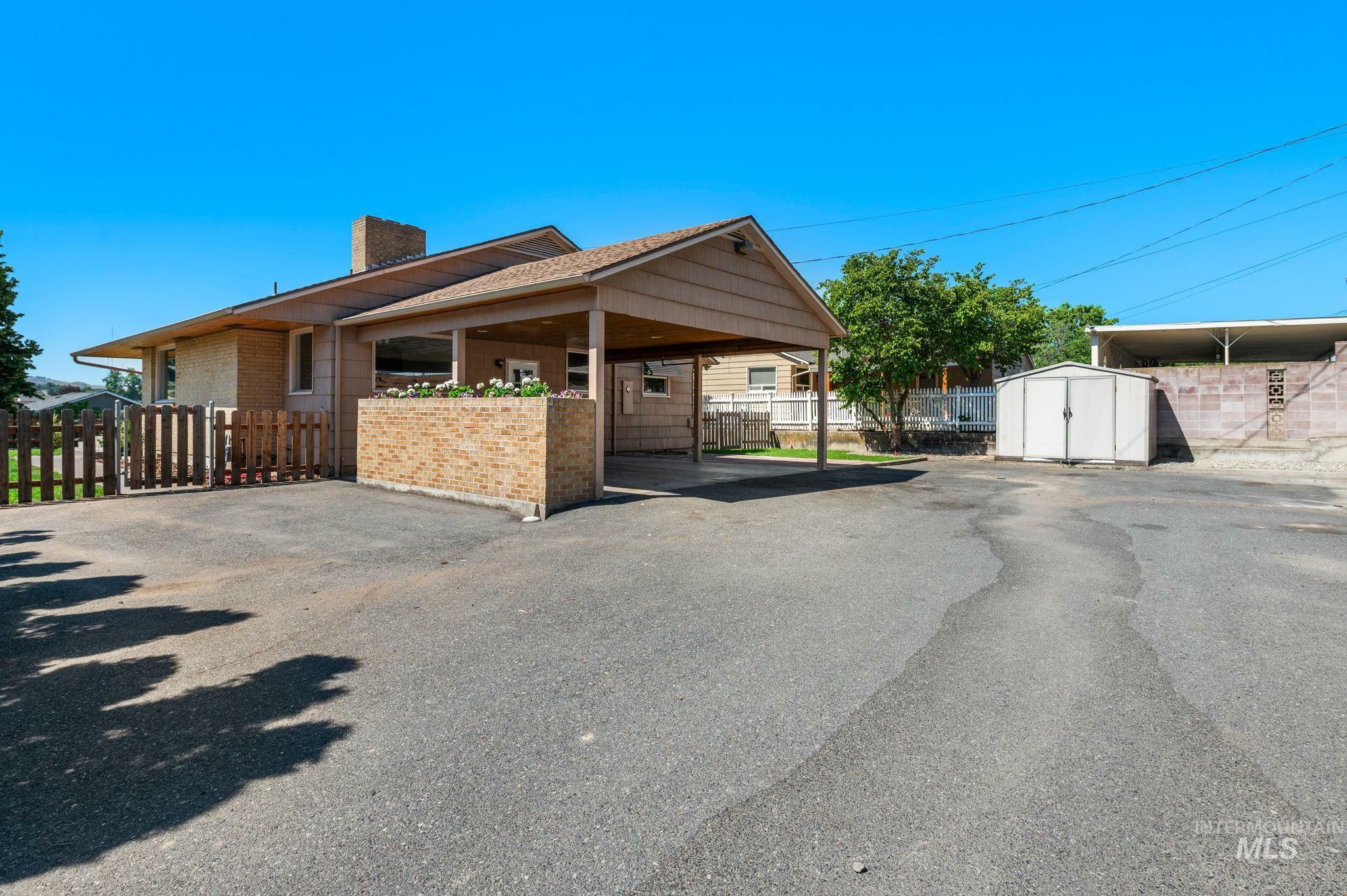 Property Photo: 105 W 19th Ave ID 83501