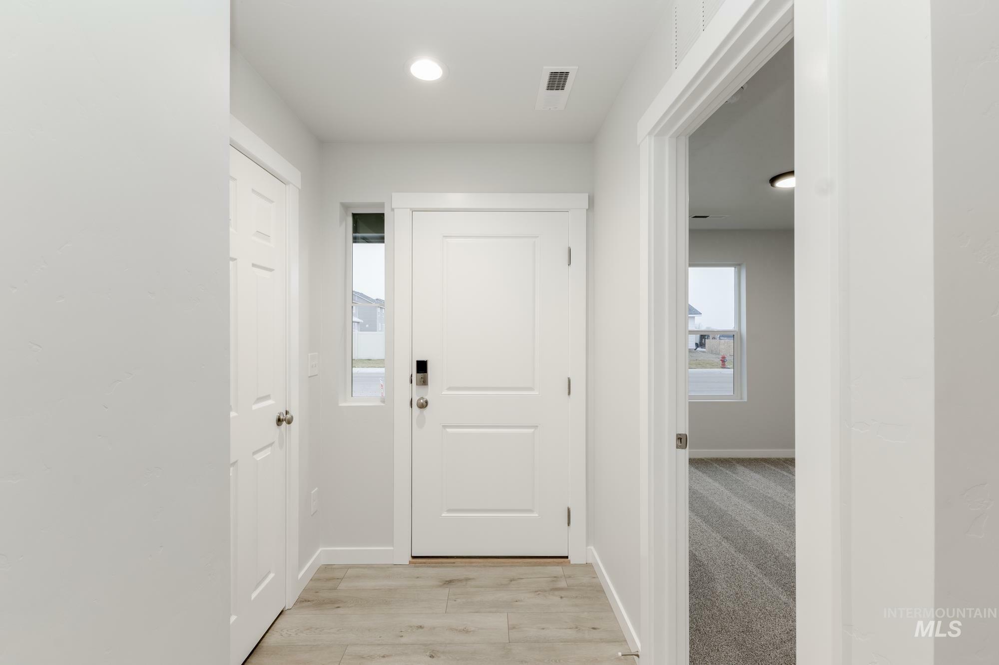 Property Photo: 1128 W Bass River Dr ID 83642