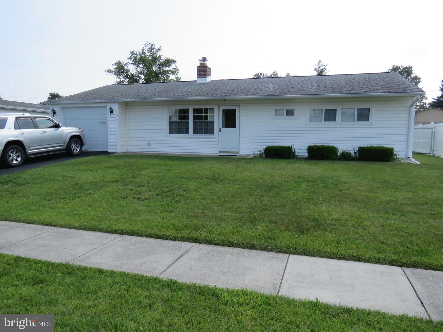 Property Photo:  35 Beechtree Road  PA 19057 