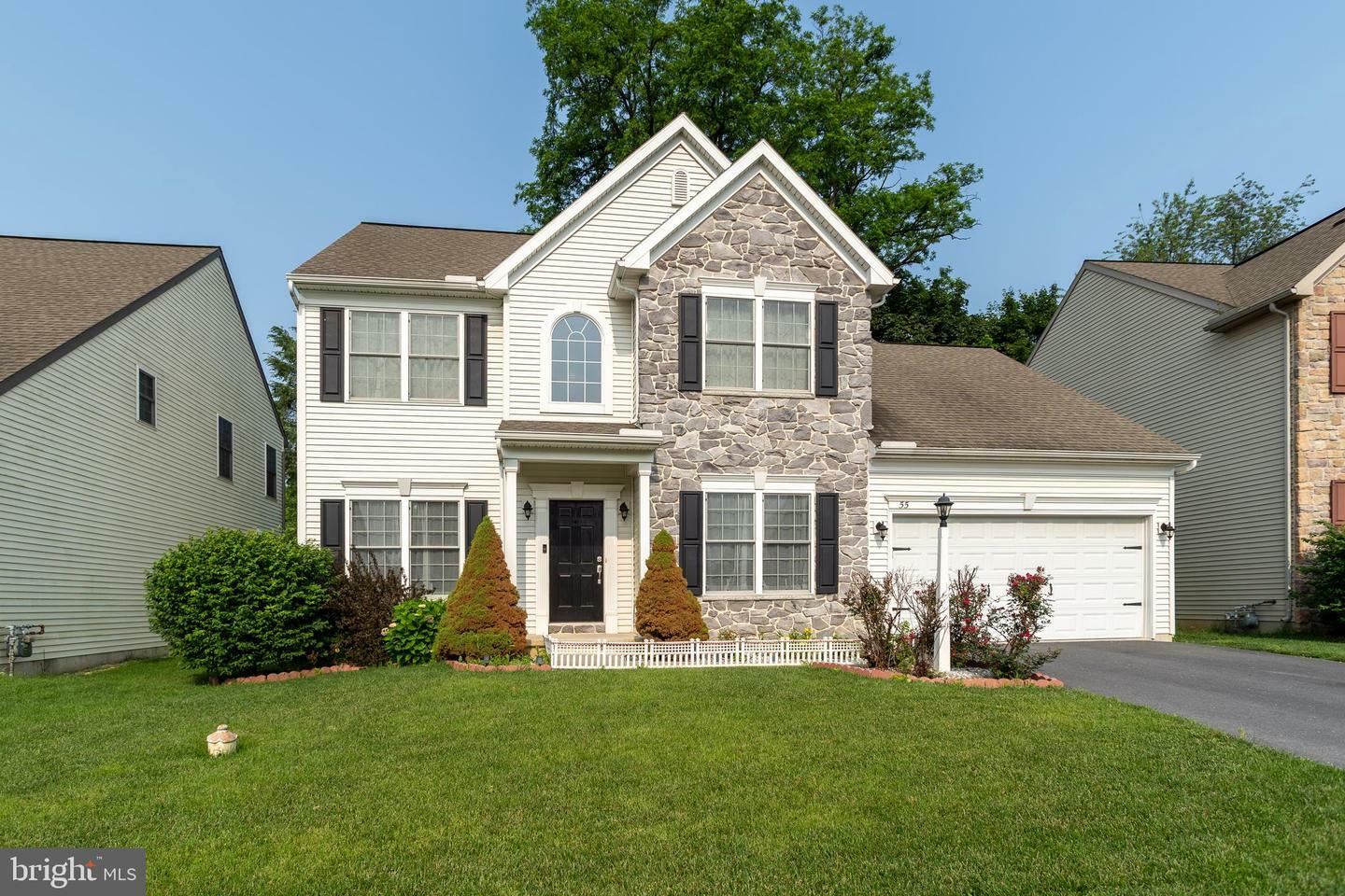 Property Photo: 55 Hamlet Circle PA 17050