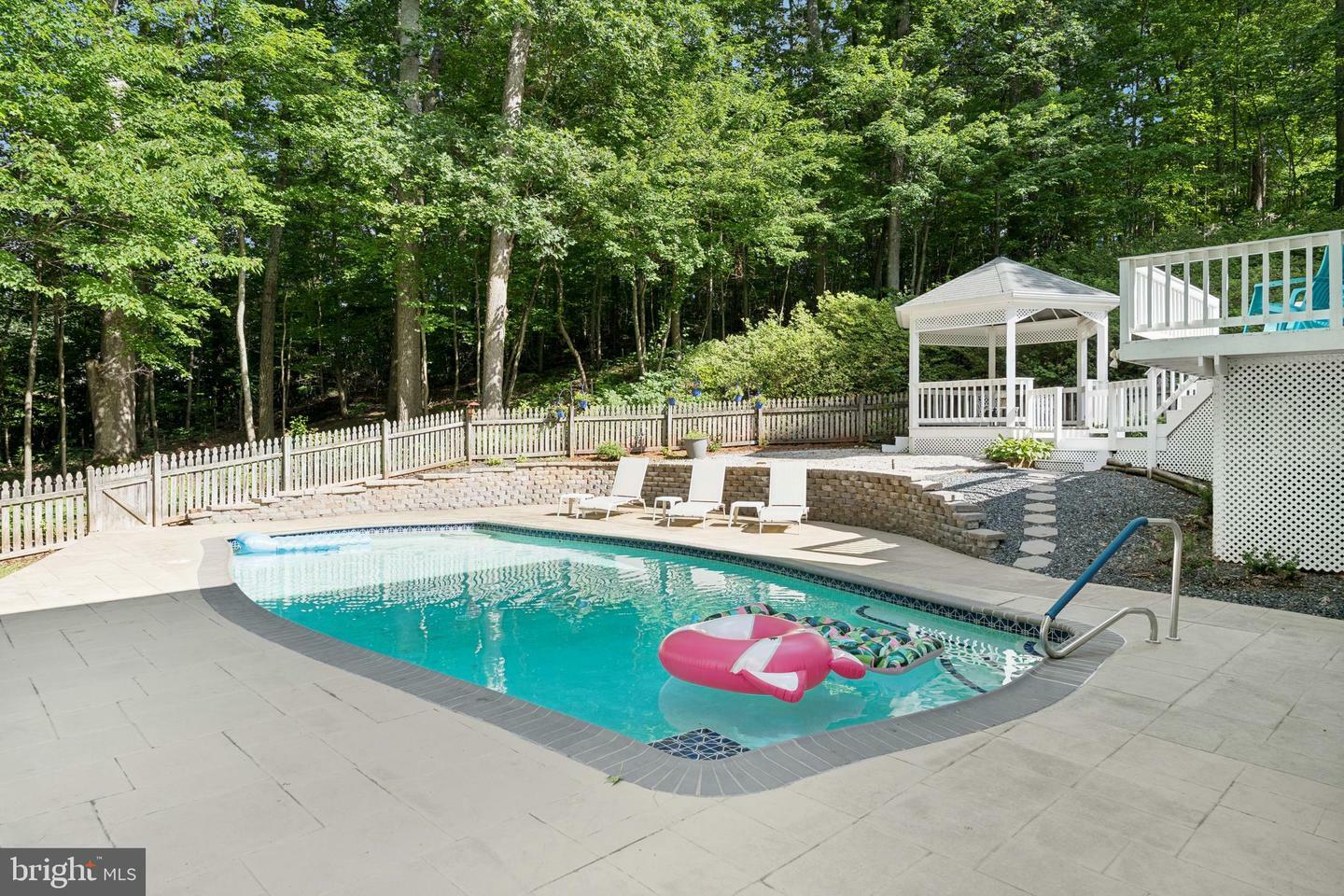 Property Photo: 5 Alvin Court VA 22556