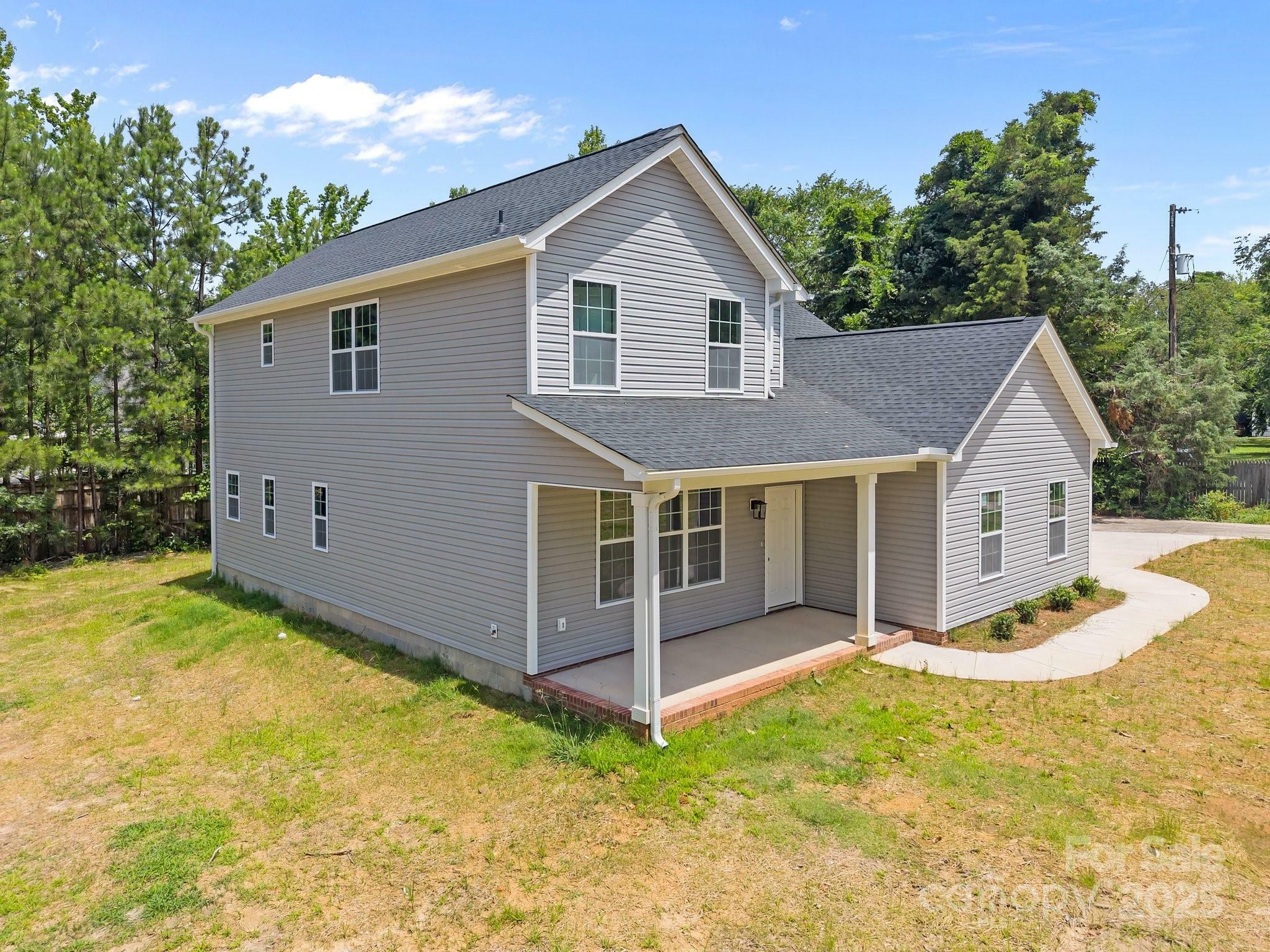 Property Photo: 126 Aurora Boulevard NC 28105