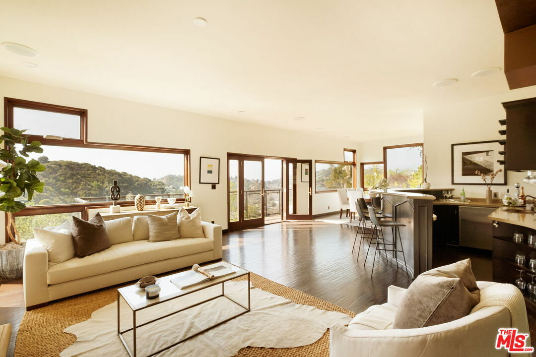 2125 Kew Dr  Los Angeles CA 90046 photo