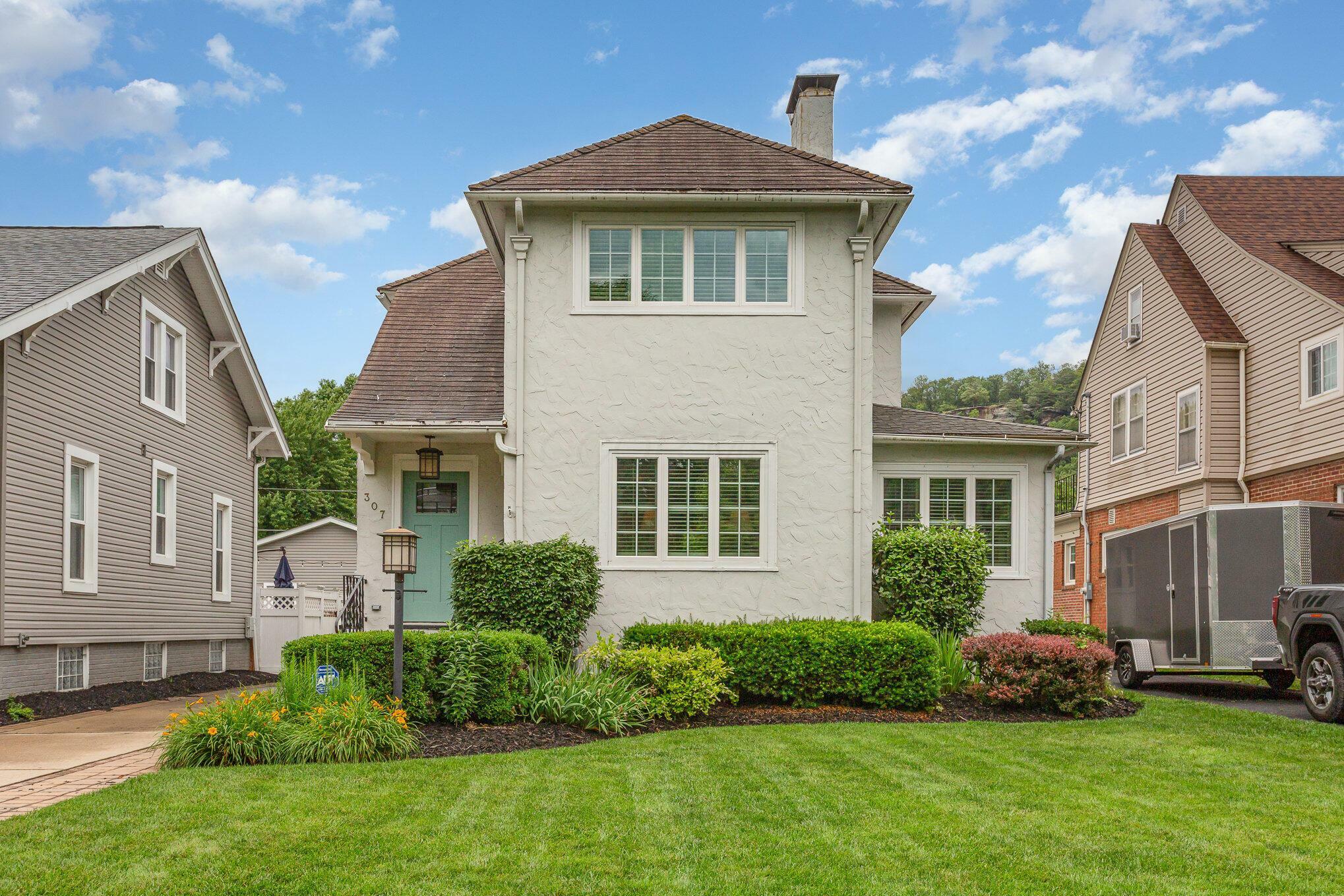 Property Photo: 307 E Allen Street OH 43130