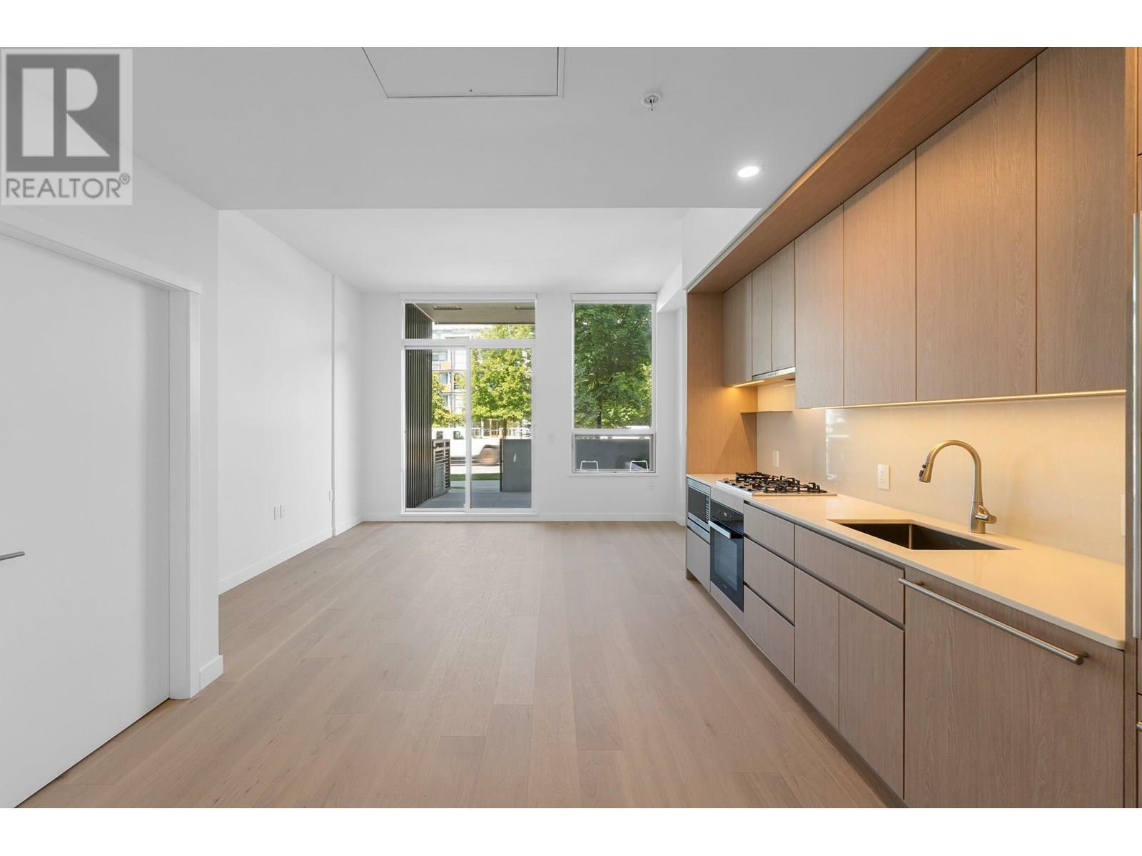 Property Photo:  5212 Cambie Street 11X  BC V5Z 2Z7 