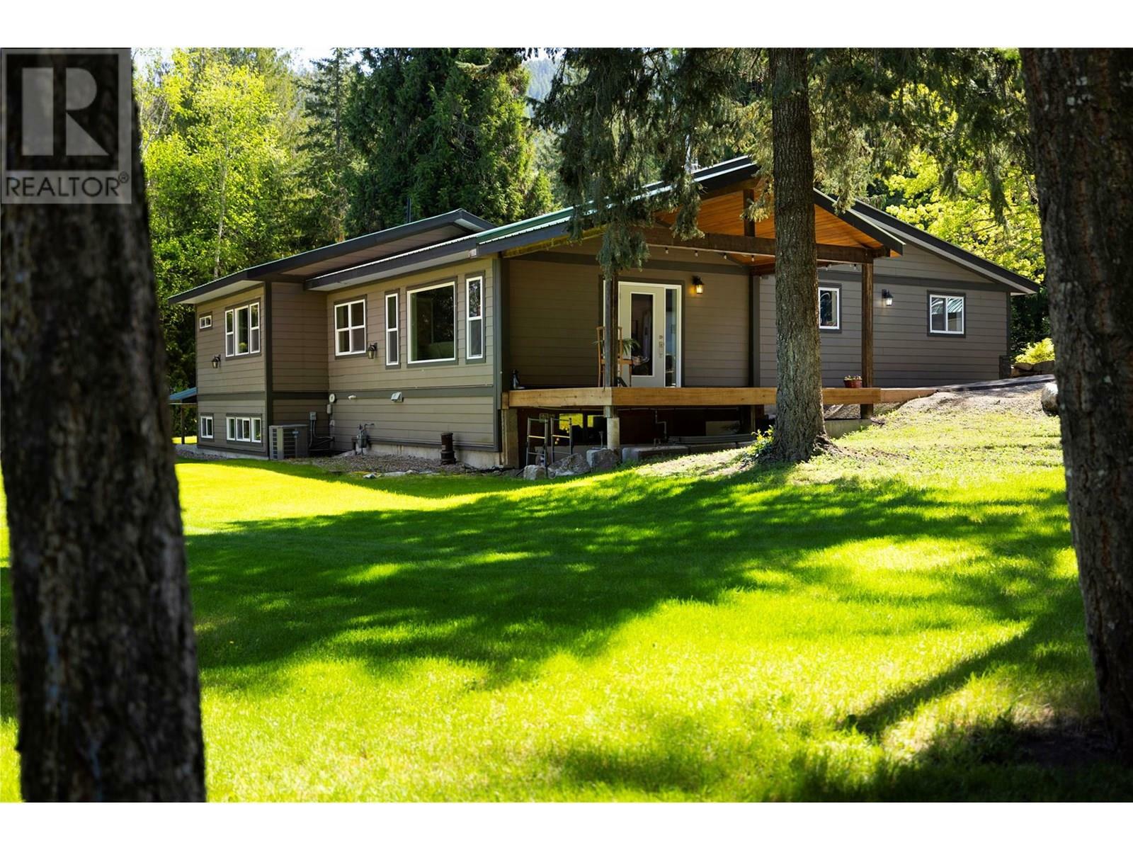 Photo de la propriété: 2350 Powerhouse Road BC V0E 1B8