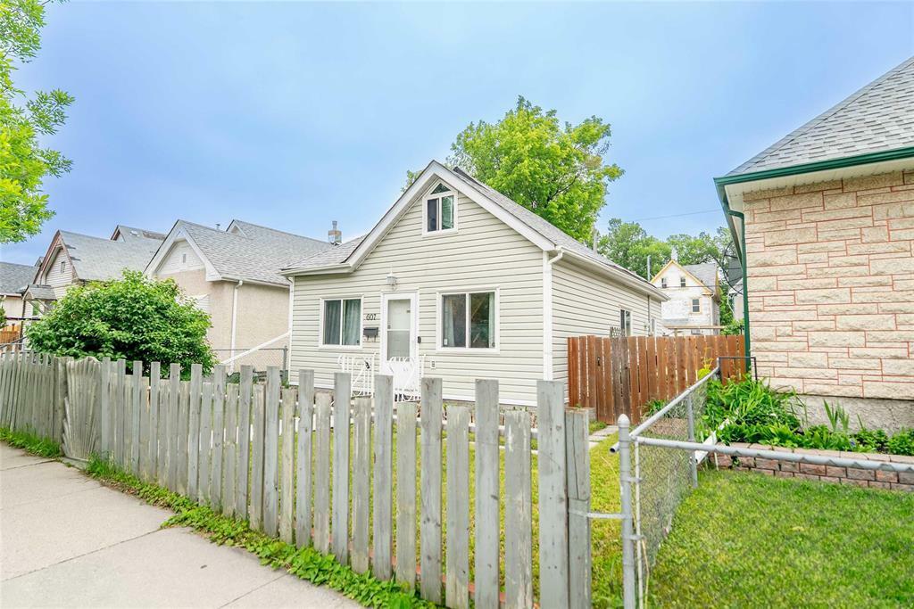 Property Photo:  607 Beverley Street  MB R3E 2A4 