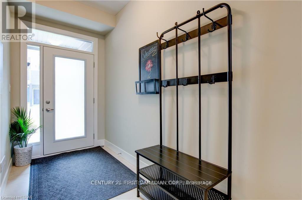Property Photo: 177 Edgevalley Road 33 ON N5V 0C5
