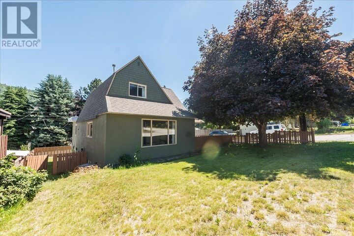 Property Photo: 798 Kipling Street BC V1R 2A4