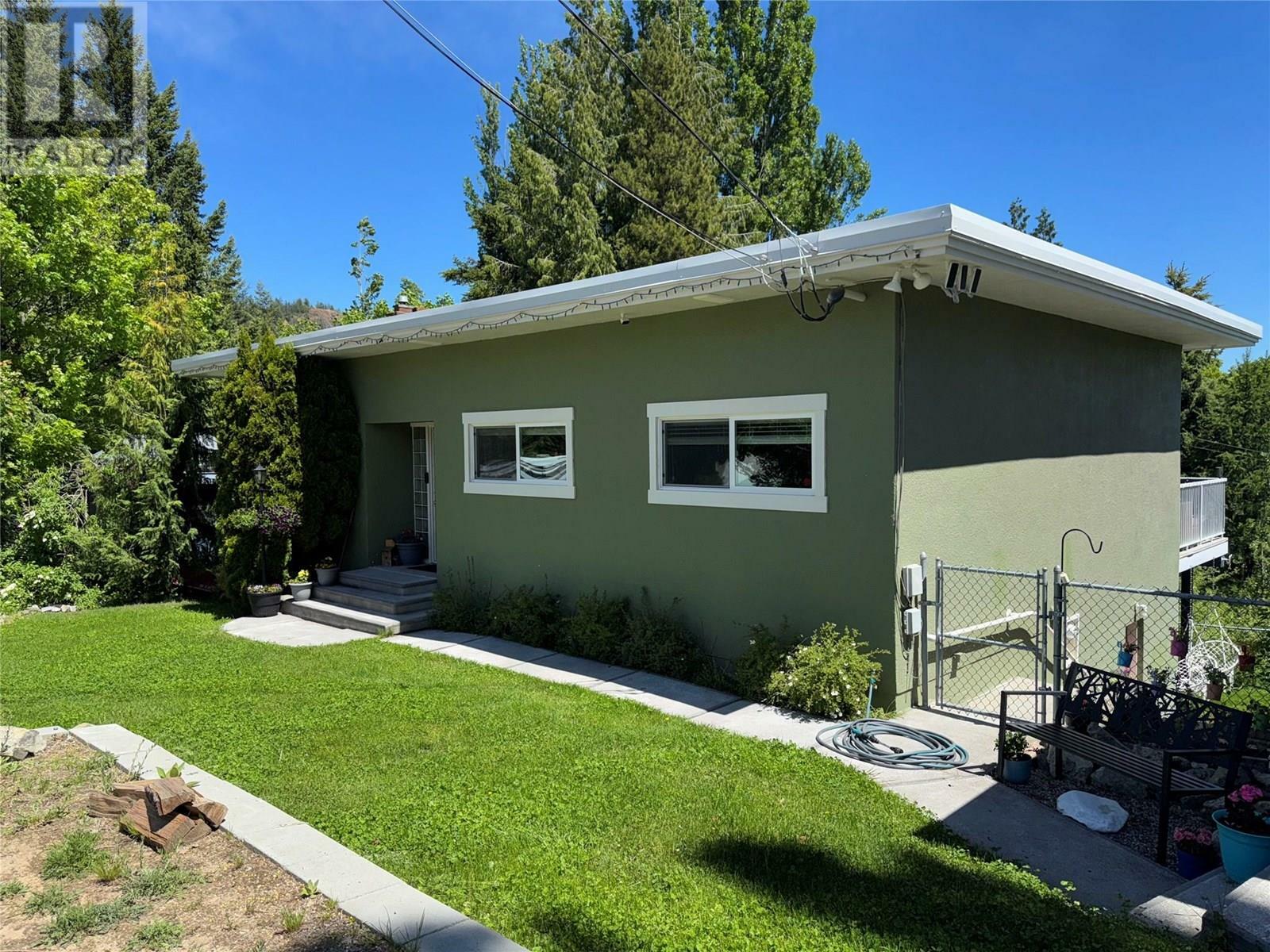 2124 Butte Street  Rossland BC V0G 1Y0 photo