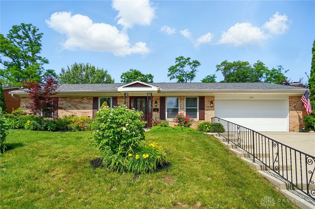 Property Photo: 1161 Leaf Tree Lane OH 45377