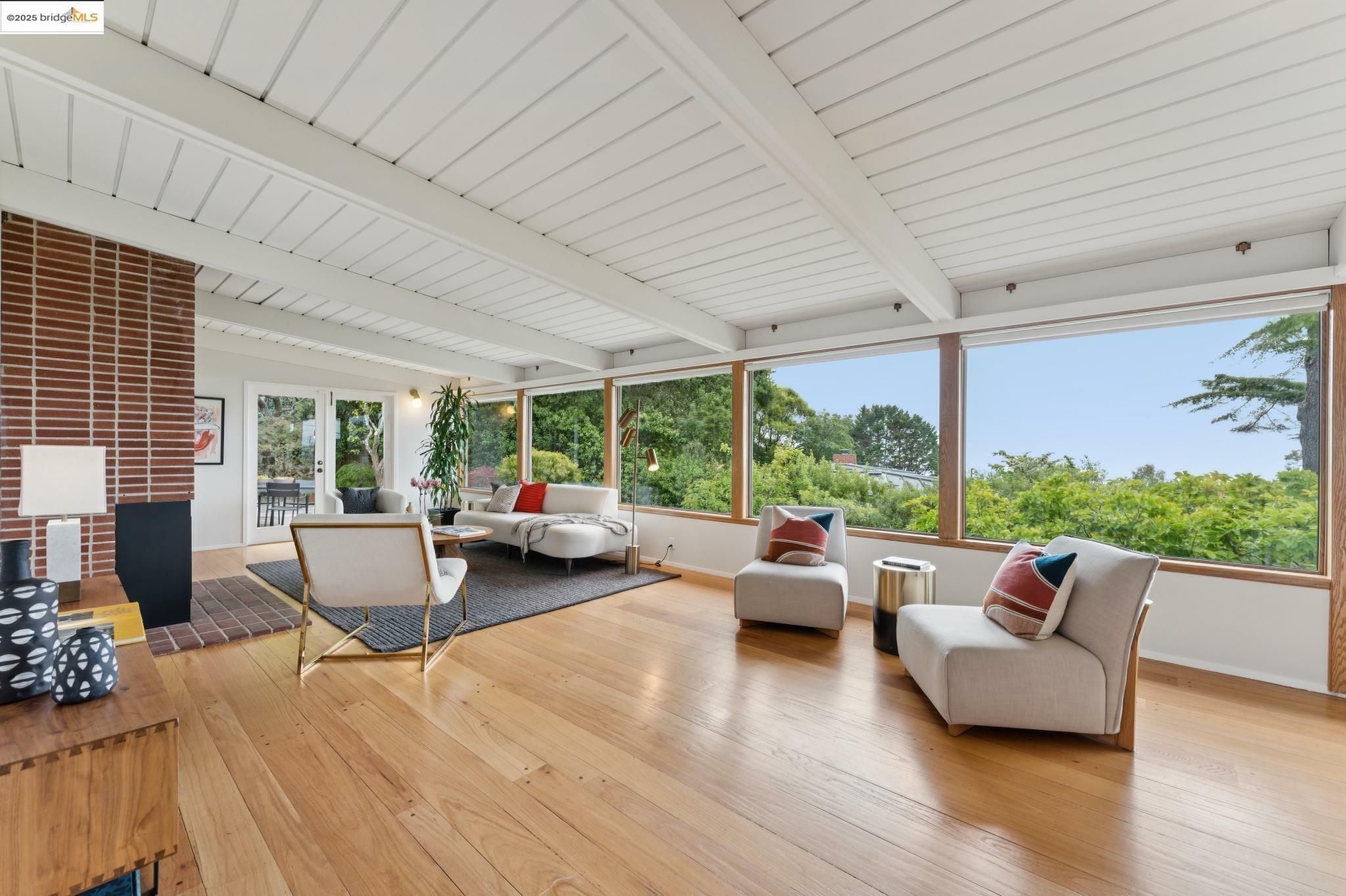 Property Photo: 1415 Devonshire Dr CA 94530