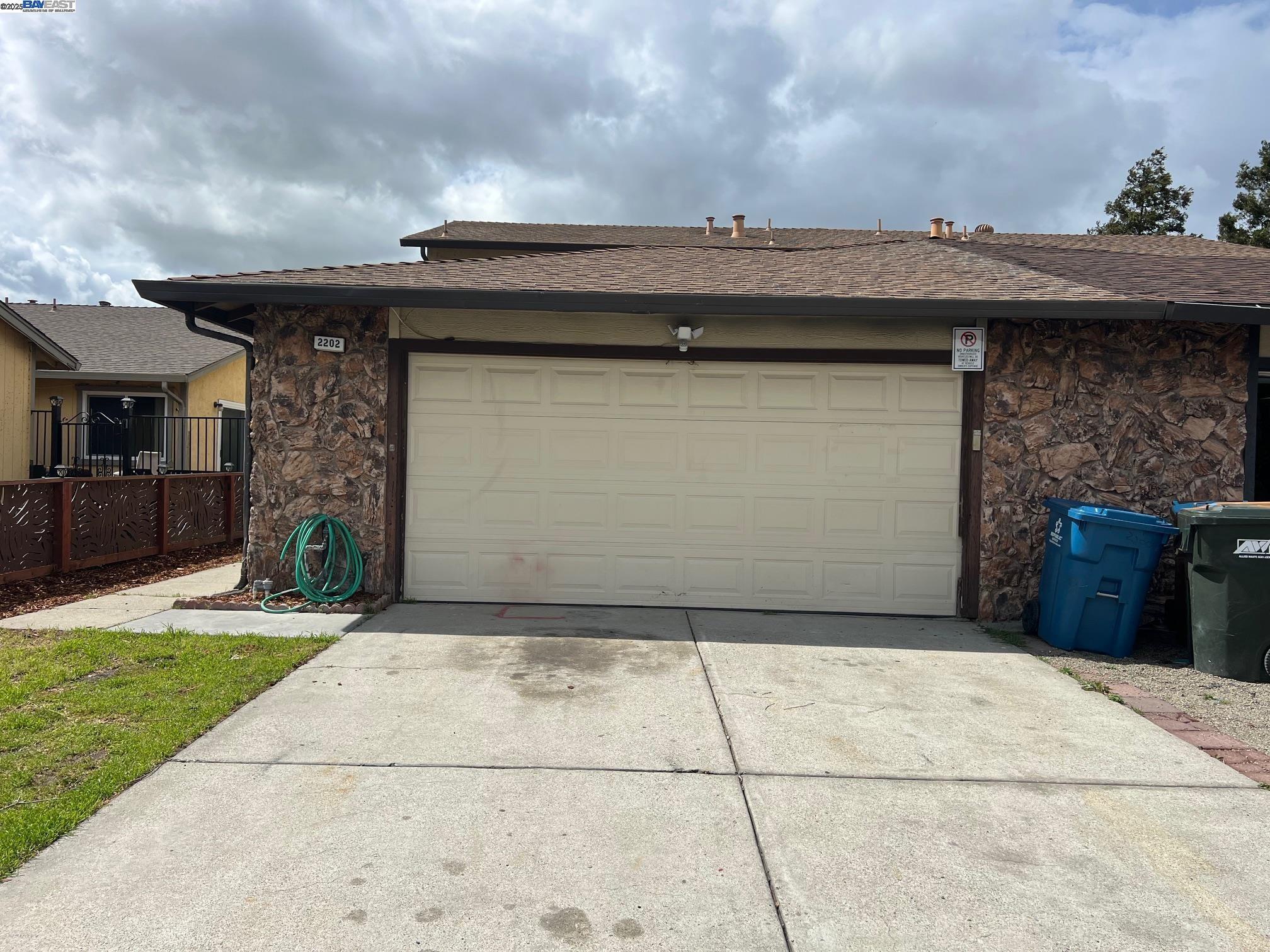 Property Photo: 2202 Banyan Way CA 94509