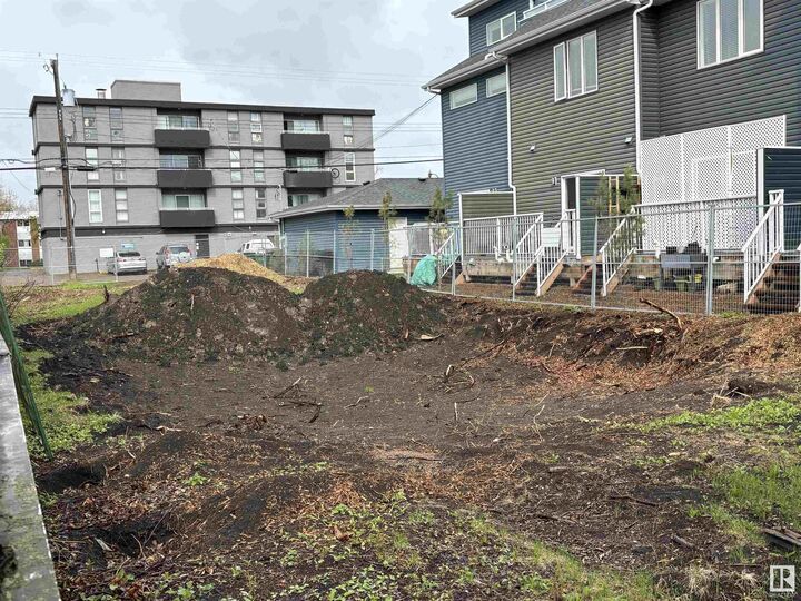 Property Photo:  11344 123 Street NW  AB R5M 0E9 