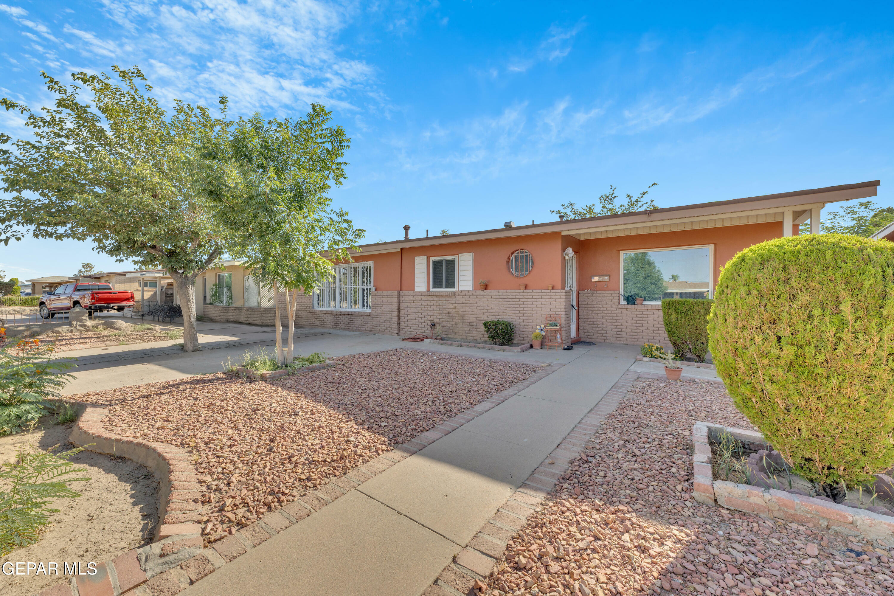 Property Photo: 405 Encino Drive TX 79905