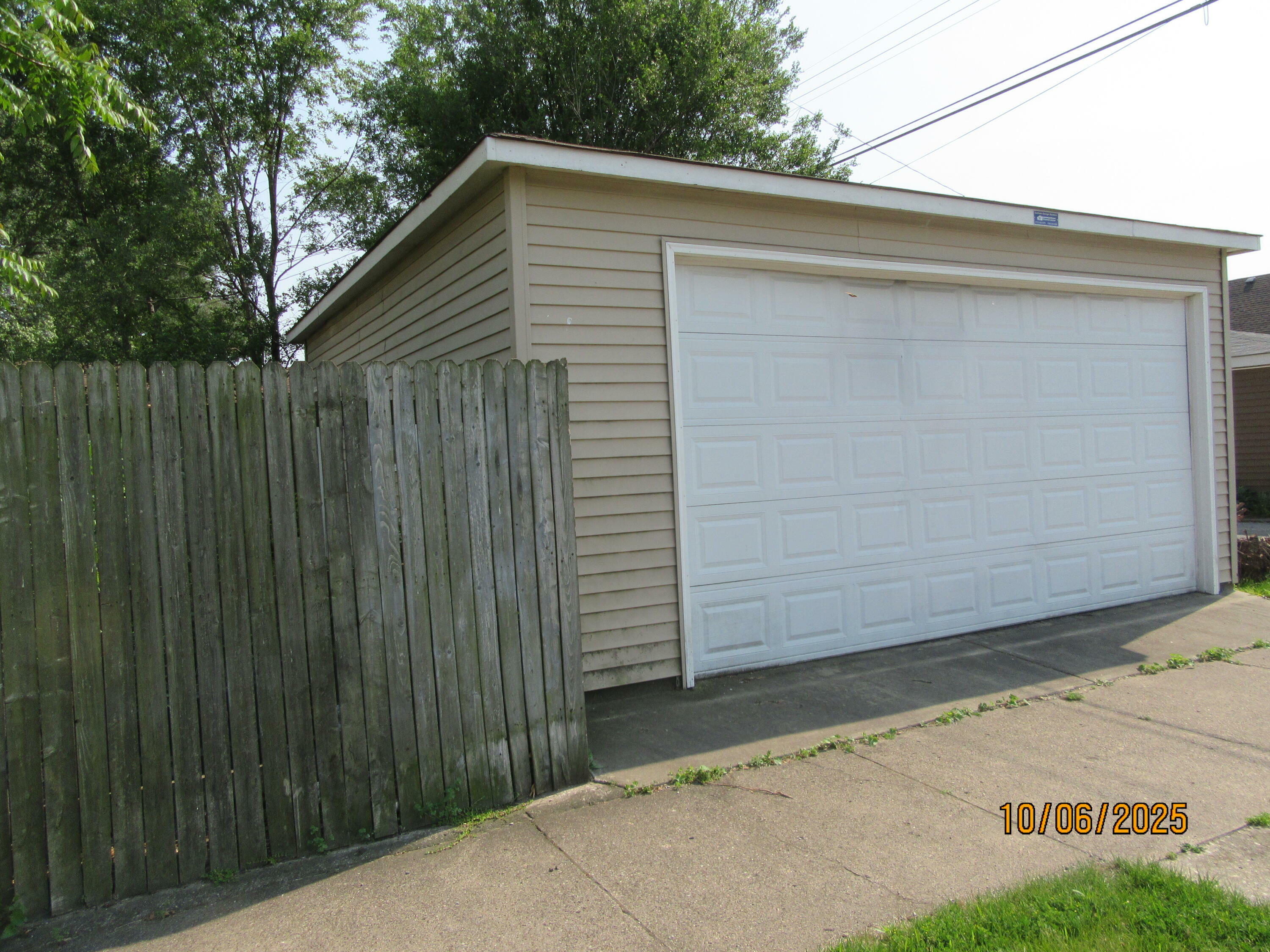 Property Photo: 4006 Henry Avenue IN 46327