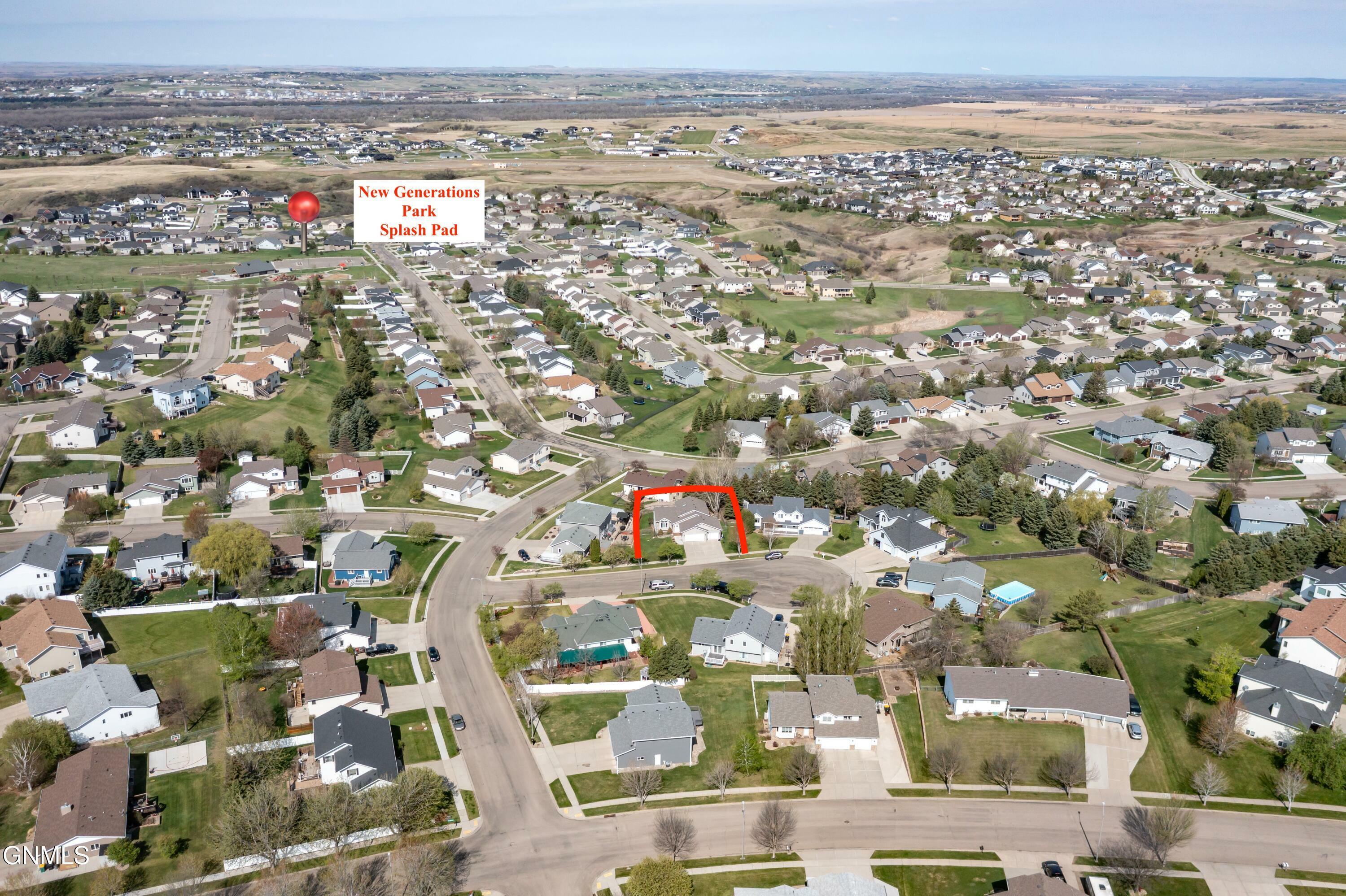 Property Photo: 638 Brunswick Circle ND 58503