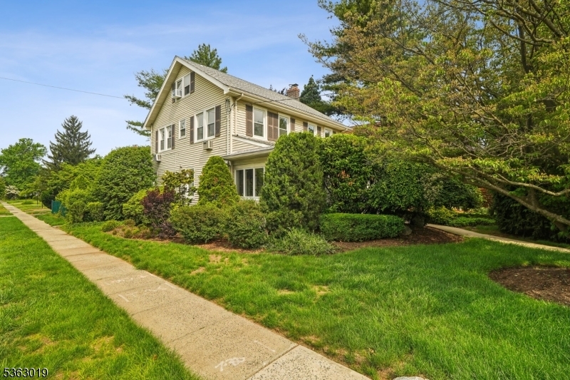 303 Tuttle Pkwy  Westfield Town NJ 07090 photo