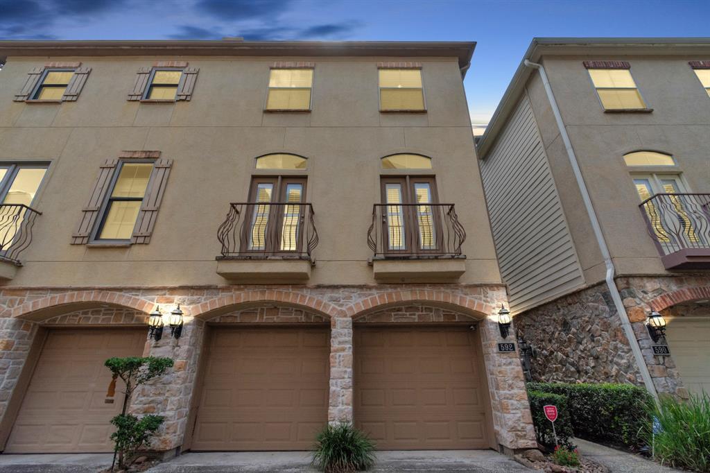 Property Photo: 592 Bomar Street TX 77006