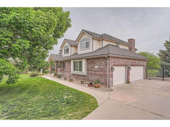 Property Photo: 7400 S Genoa Cir CO 80016