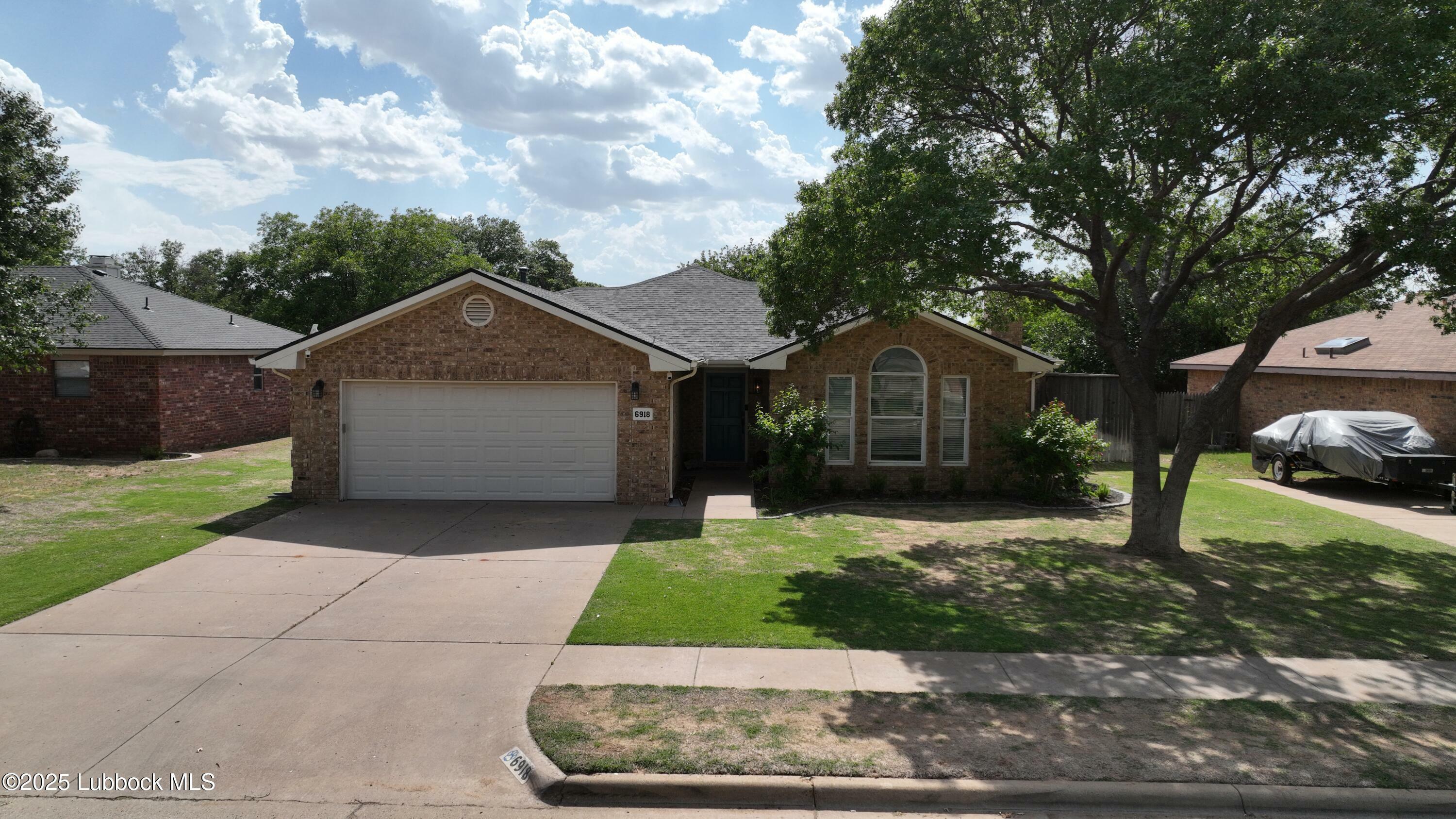 Property Photo: 6918 Grover Avenue TX 79424