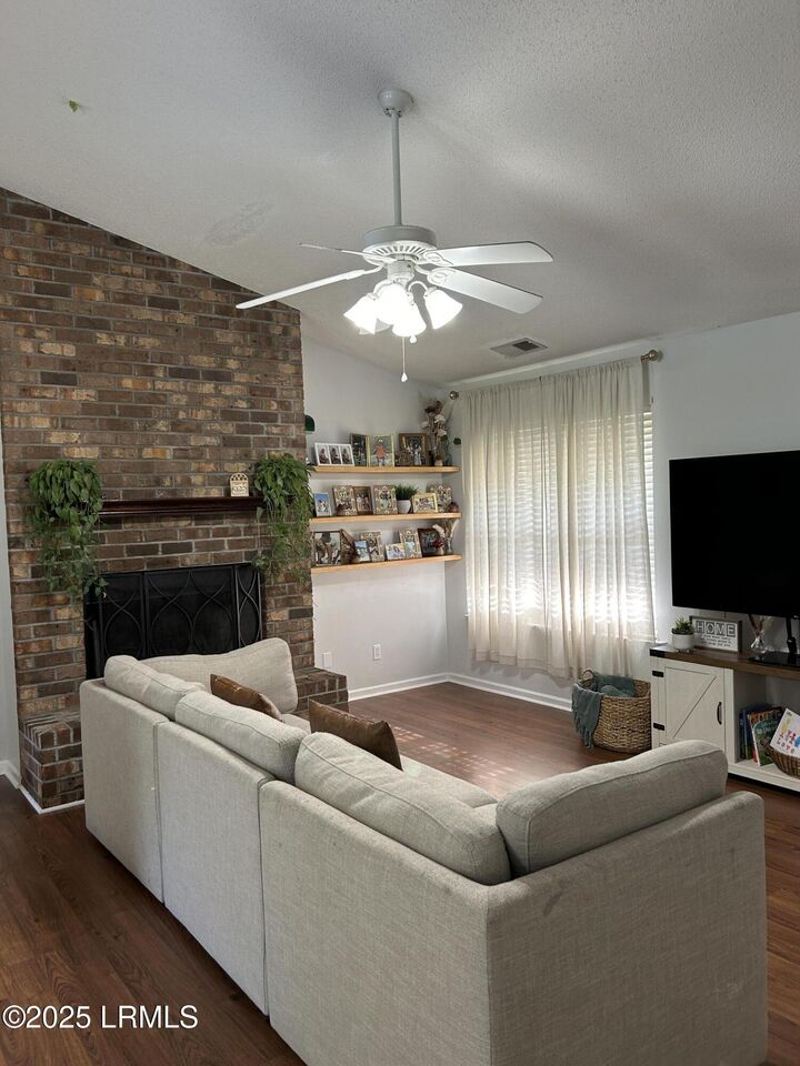 Property Photo:  4 Shiney Leaf Court  SC 29907 