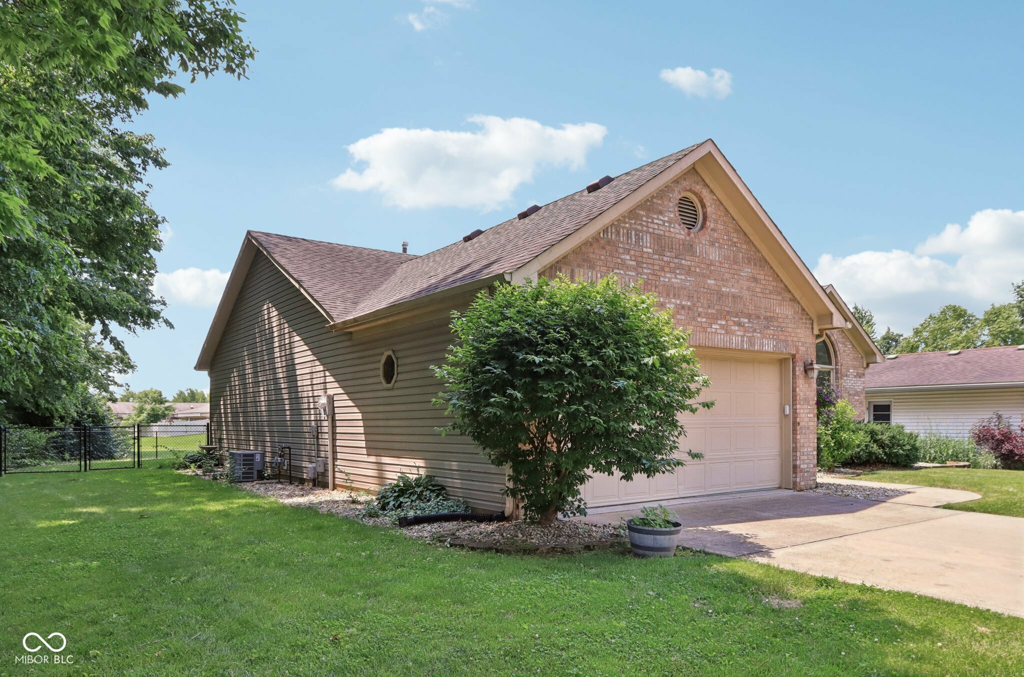 Property Photo: 1311 Old Hickory Drive IN 46142