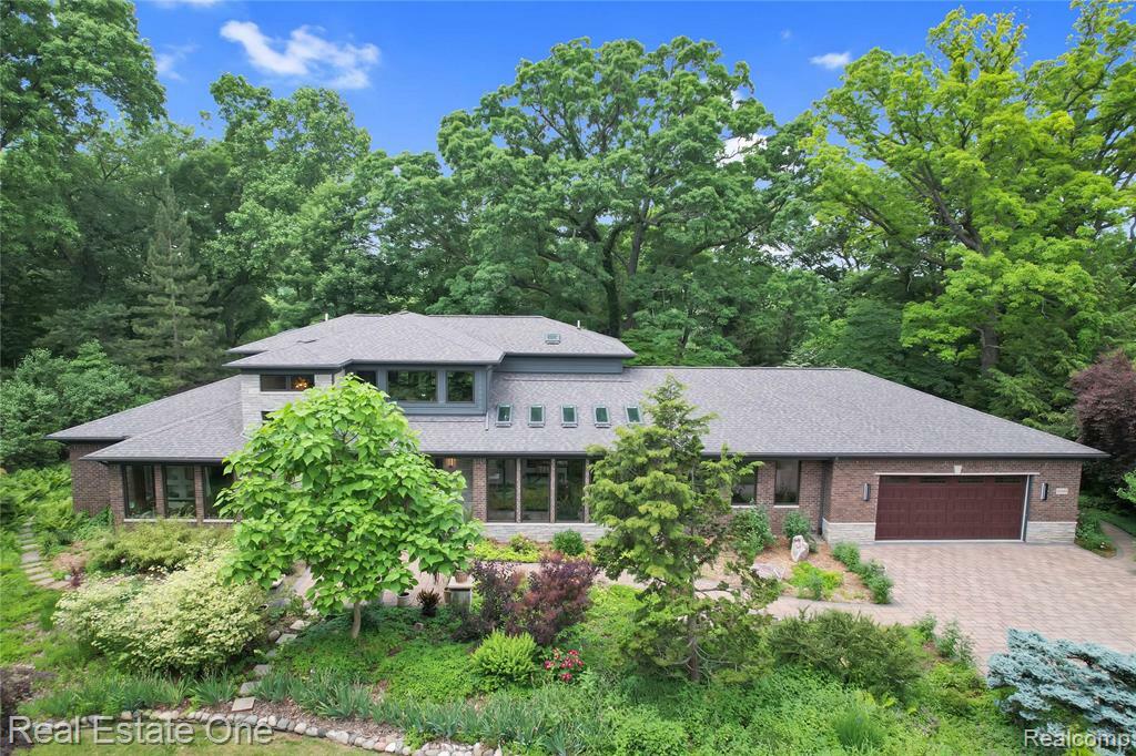 Property Photo: 15349 Lakeside Street MI 48170 4848