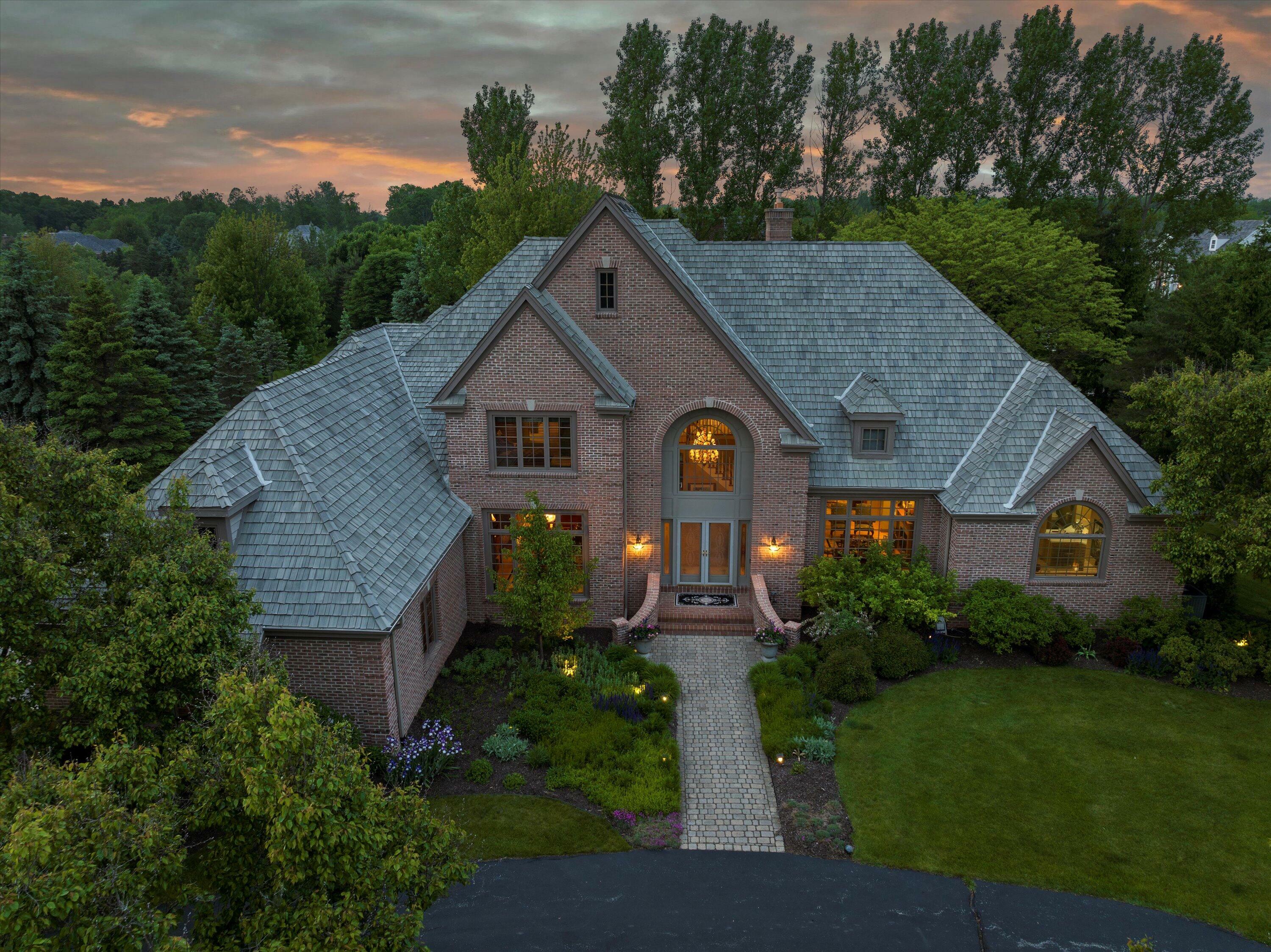 Property Photo: 10625 N Pine Ridge Dr WI 53092