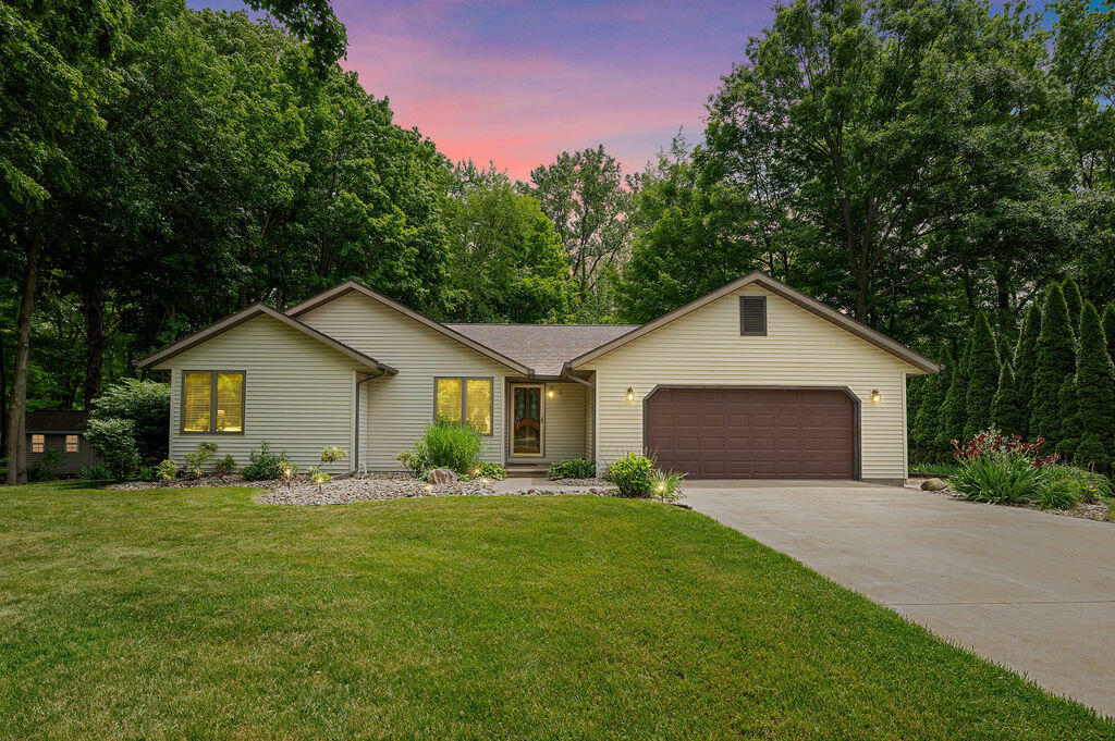 Property Photo: 3999 Ravina Terrace MI 49085
