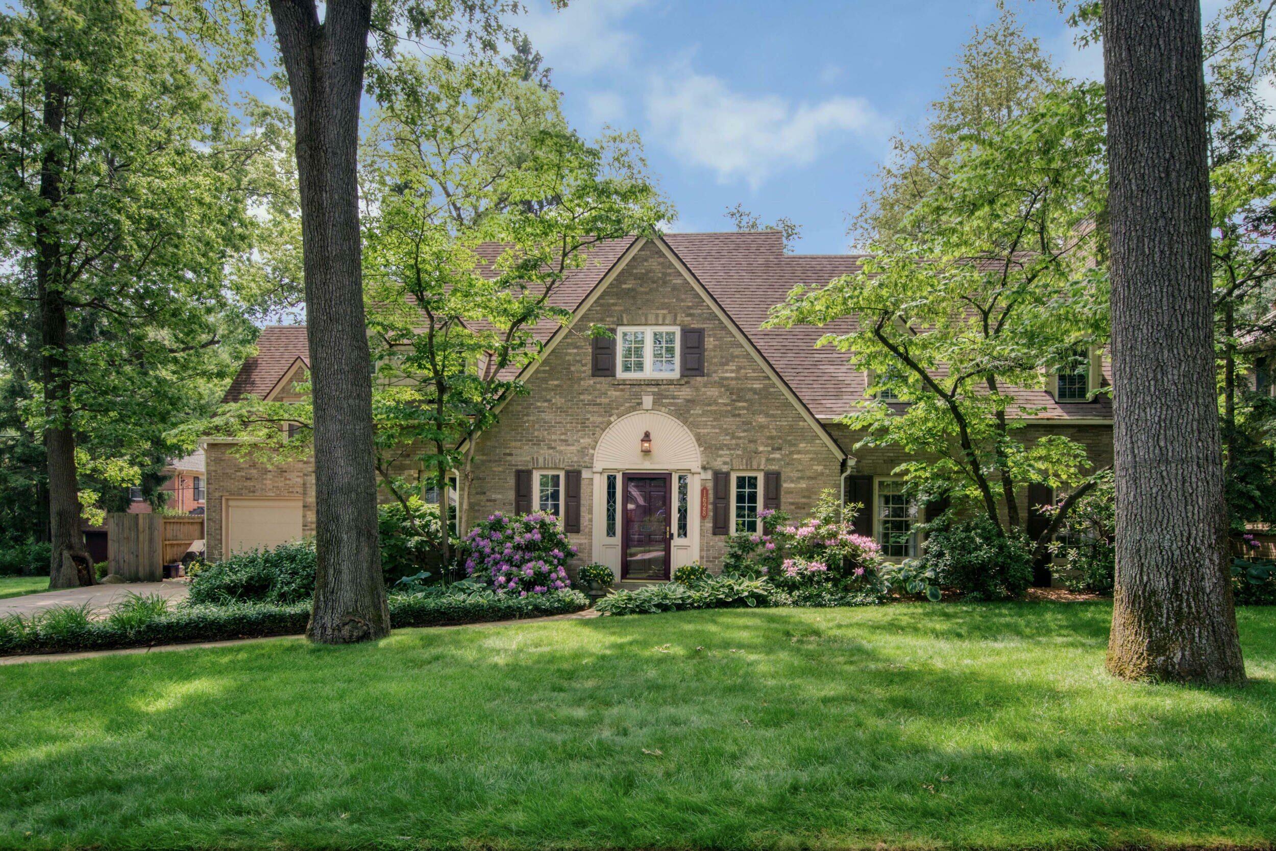 Property Photo: 1628 Pontiac Road SE MI 49506
